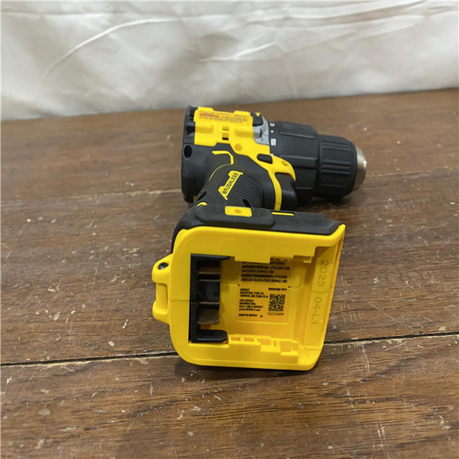 AS-IS DEWALT ATOMIC 20-Volt Lithium-Ion Cordless 1/2 in. Compact Hammer Drill with 3.0Ah Battery, Charger and Bag
