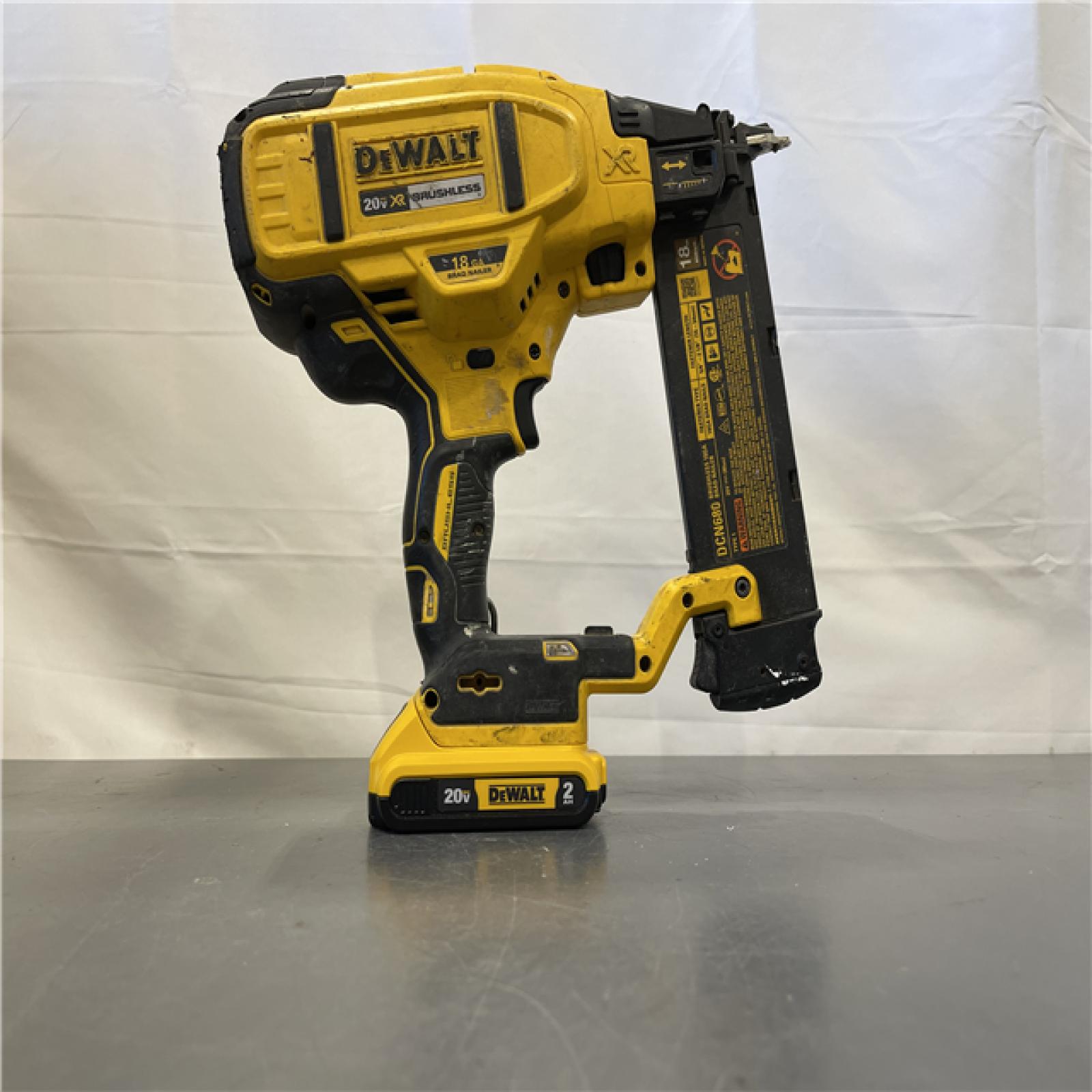 AS-IS - DEWALT 20V MAX XR 18 Gauge Brad Nailer Kit