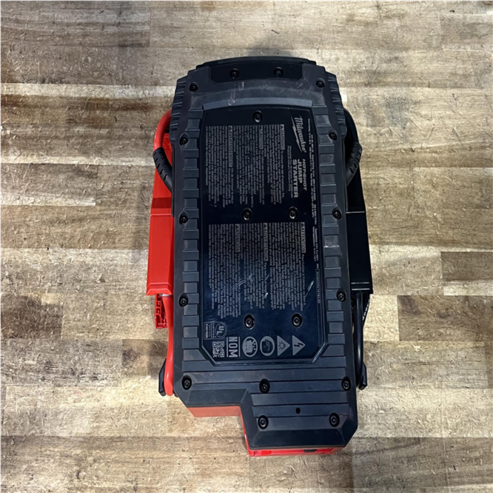 Houston Location AS-IS Milwaukee 18V Lithium-Ion Cordless 2000 Peak Amp HOTSHOT Jump Starter (Tool-Only)