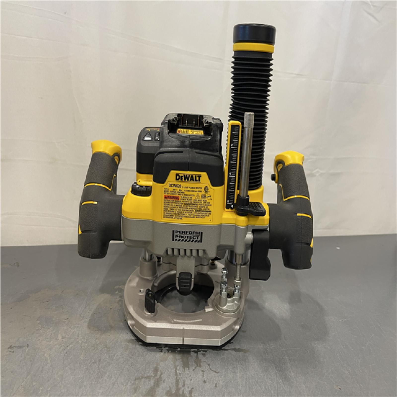 AS-IS - Dewalt 20V MAX XR 2-1/4 Peak HP Brushless Cordless Plunge Router