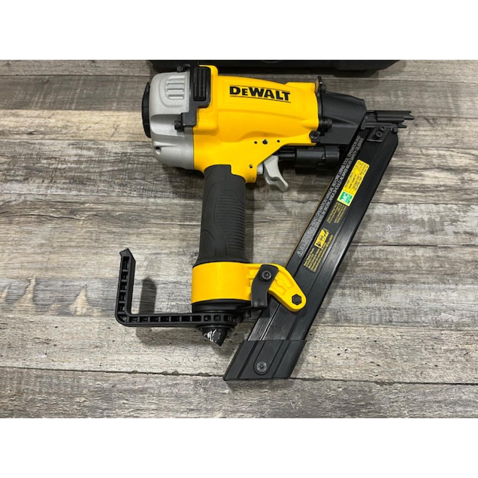AS-IS DEWALT Cordless 18-Gauge Narrow Crown Stapler (Tool Only)