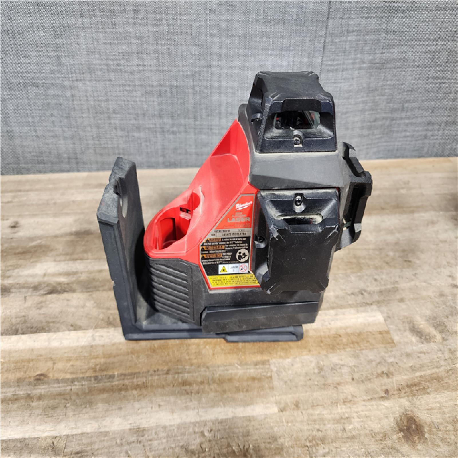 HOUSTON LOCATION - AS-IS Milwaukee 12-Volt Lithium-Ion Cordless Green 250 ft. 3-Plane Laser Level Kit
