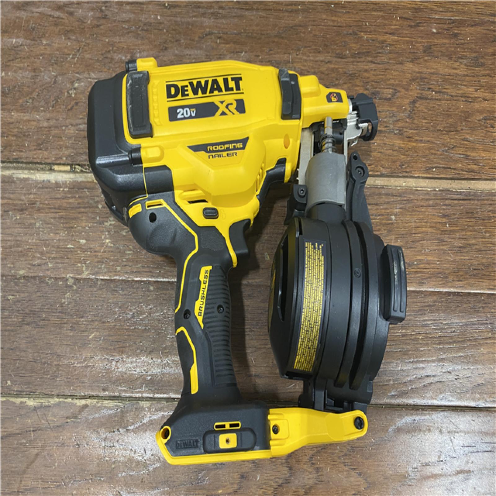AS-IS DEWALT 2007898 Roofing Nailer Cordless Kit