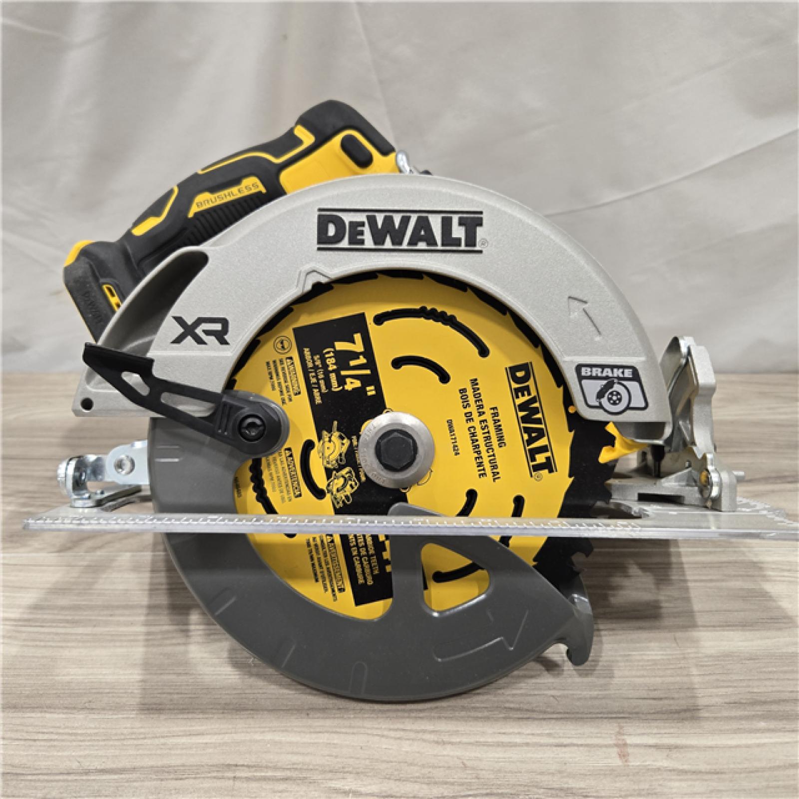 AS-IS DEWALT 20V MAX 7-1/4 in. Cordless Circular Saw (Tool Only)