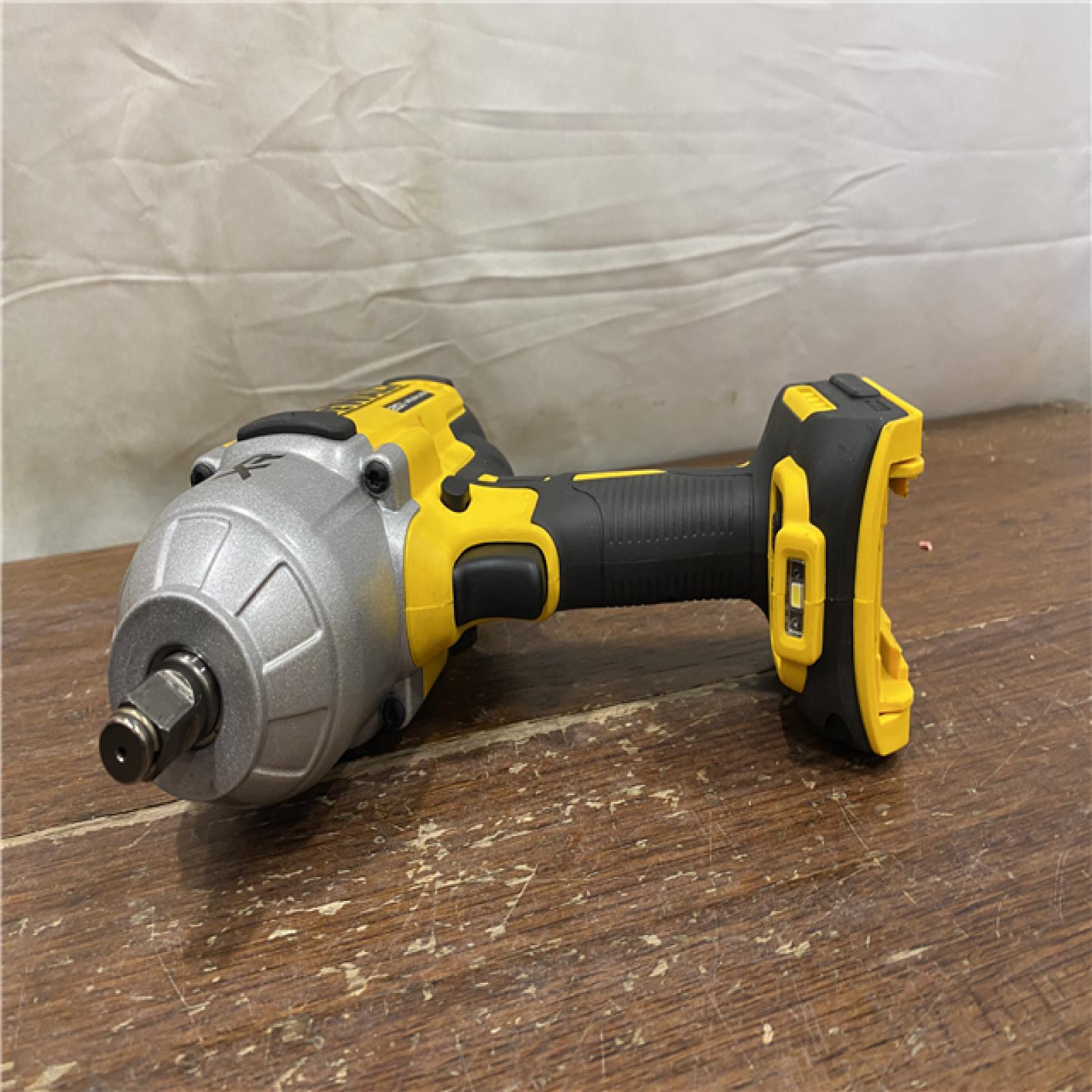 AS-IS Dewalt 20V MAX Lithium-Ion Cordless 1/2 in. Impact Wrench Kit