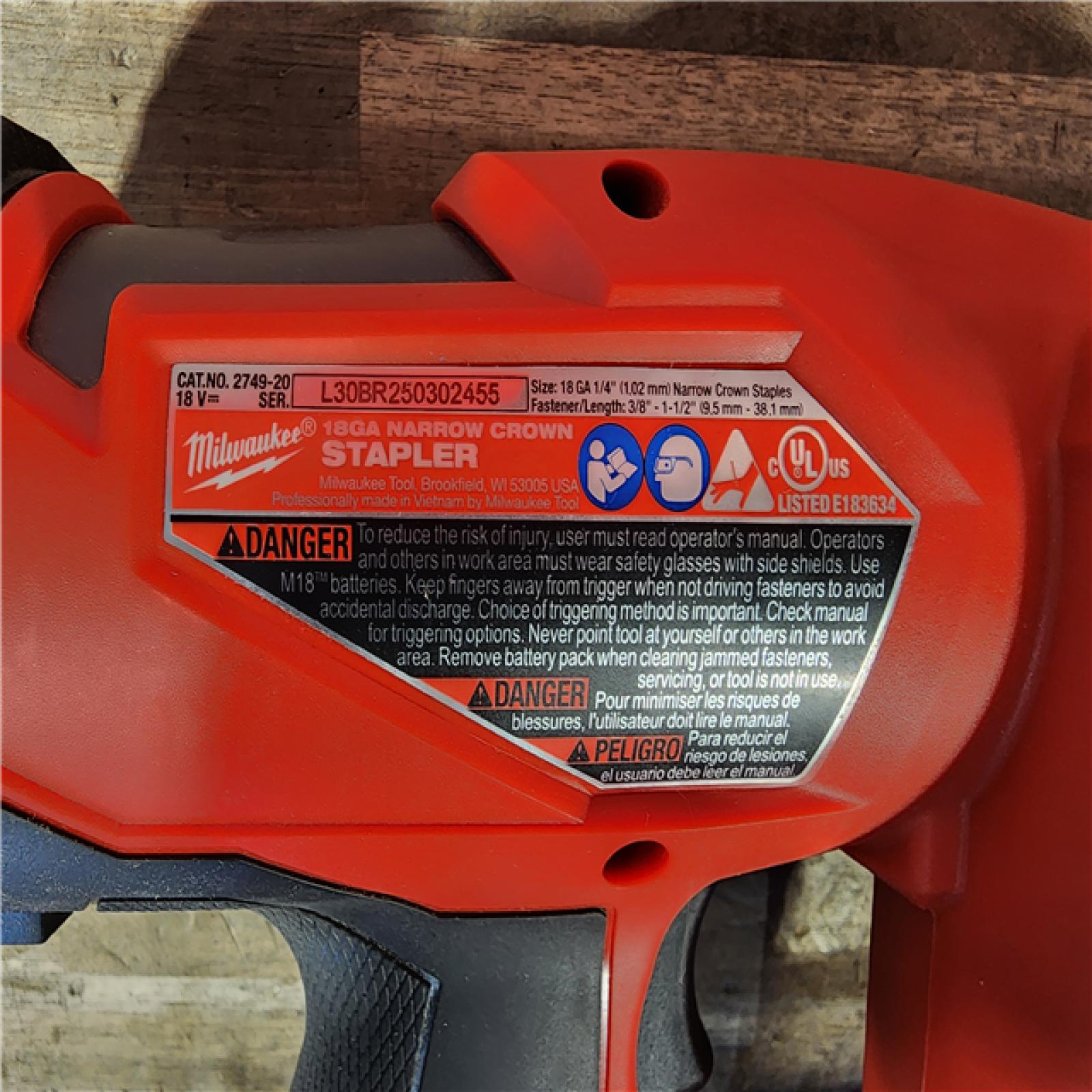 HOUSTON LOCATION - AS-IS MILWAUKEE FUEL 18V Cordless 18-Gauge 1/4 in. Narrow Crown Stapler (Tool-Only)