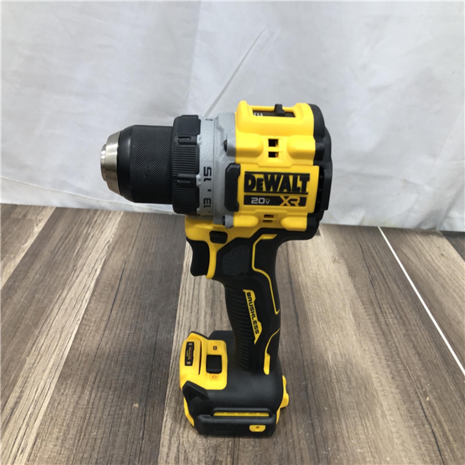 AS-IS DEWALT 20V XR Lithium-Ion Cordless Brushless 1/2 in. Drill/Driver Kit
