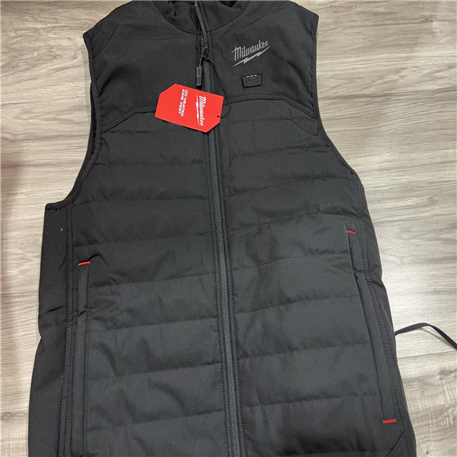 AS-IS Men's Small M12 12V Lithium-Ion Cordless AXIS Black Heated Vest (Vest Only)