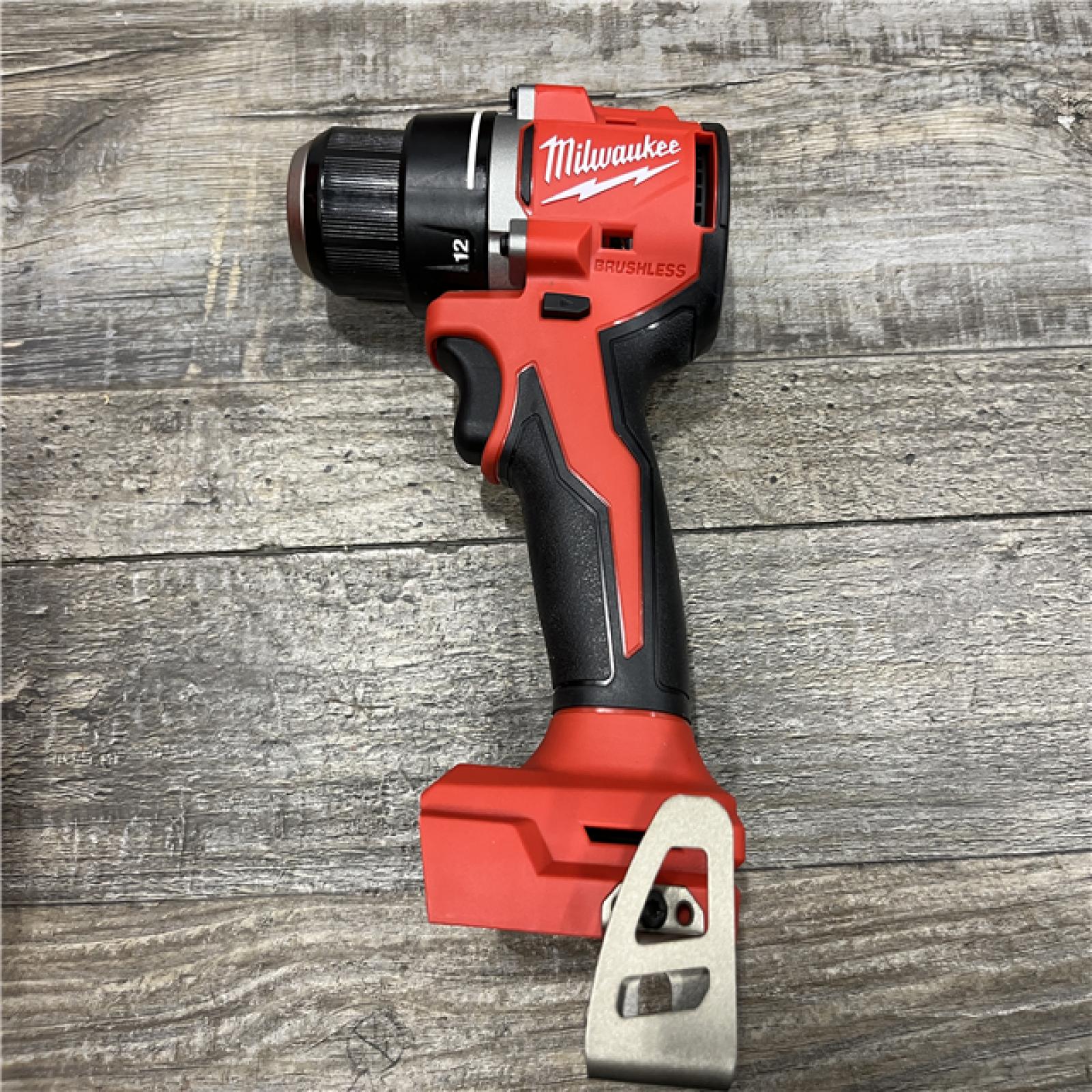AS-IS Milwaukee 18V Lithium-Ion Brushless Cordless 1/2 in. Compact Drill/Driver with kit