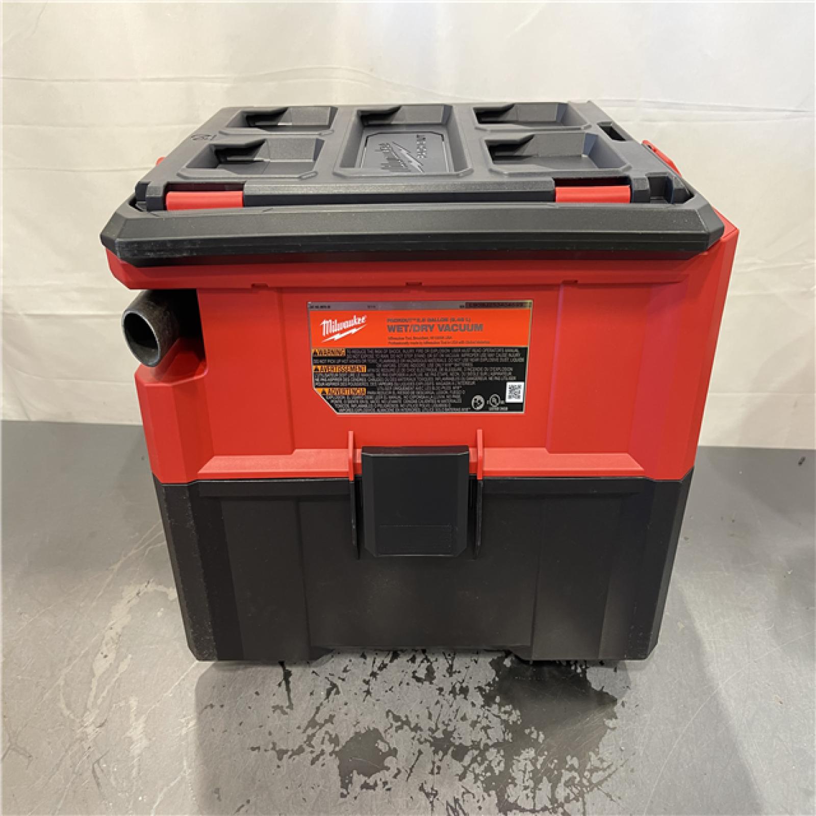 AS-IS - MILWAUKEE M18 FUEL PACKOUT 18-Volt Lithium-Ion Cordless 2.5 Gal. Wet/Dry Vacuum