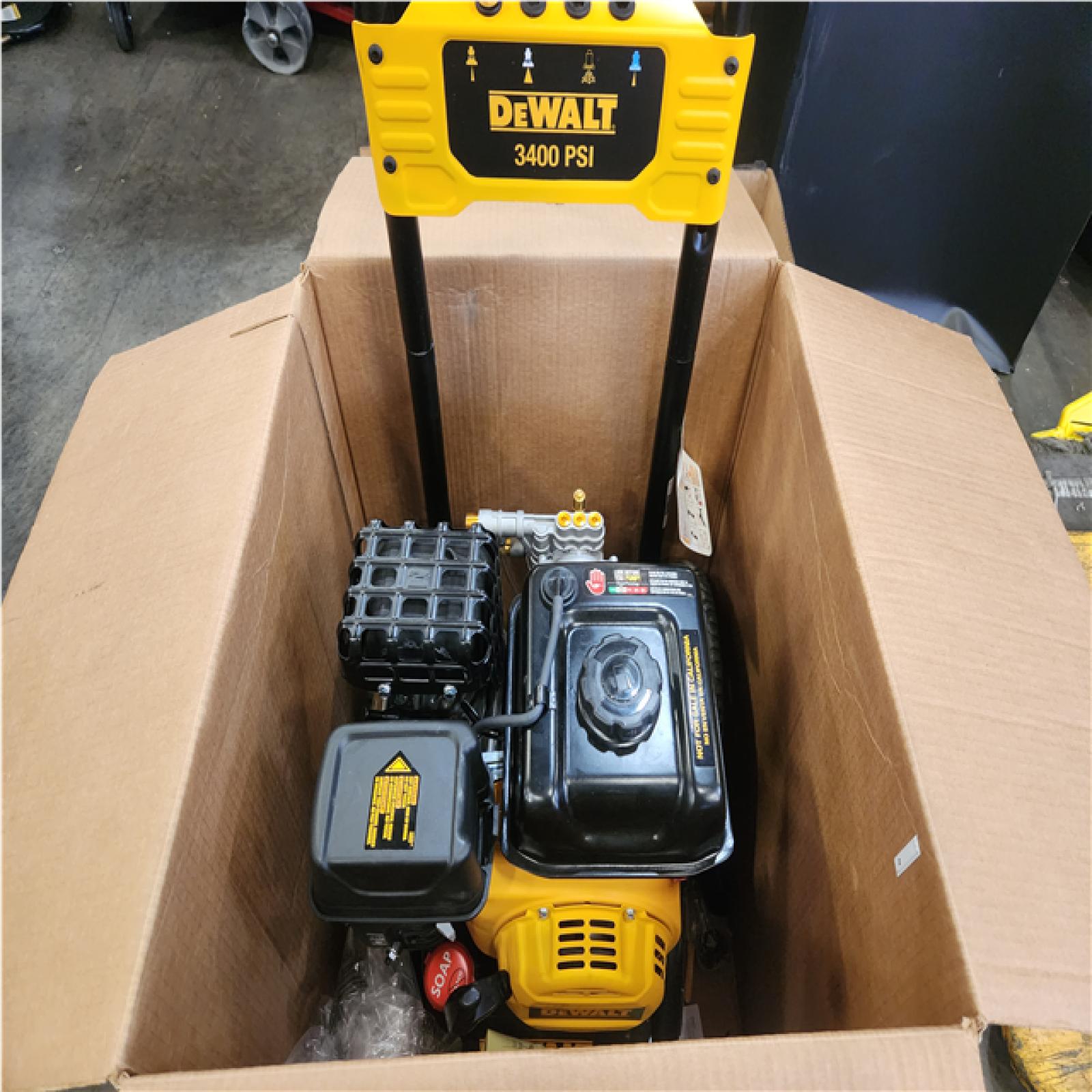 Phoenix NEW DEWALT 3400 PSI 2.5 GPM Gas Cold Water Pressure Washer with DeWalt 210 Engine