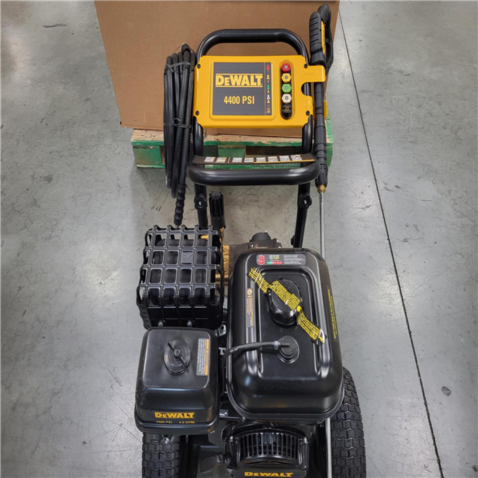 CALIFORNIA AS-IS DEWALT 4400 PSI COLD WATER GAS PRESSURE WASHER