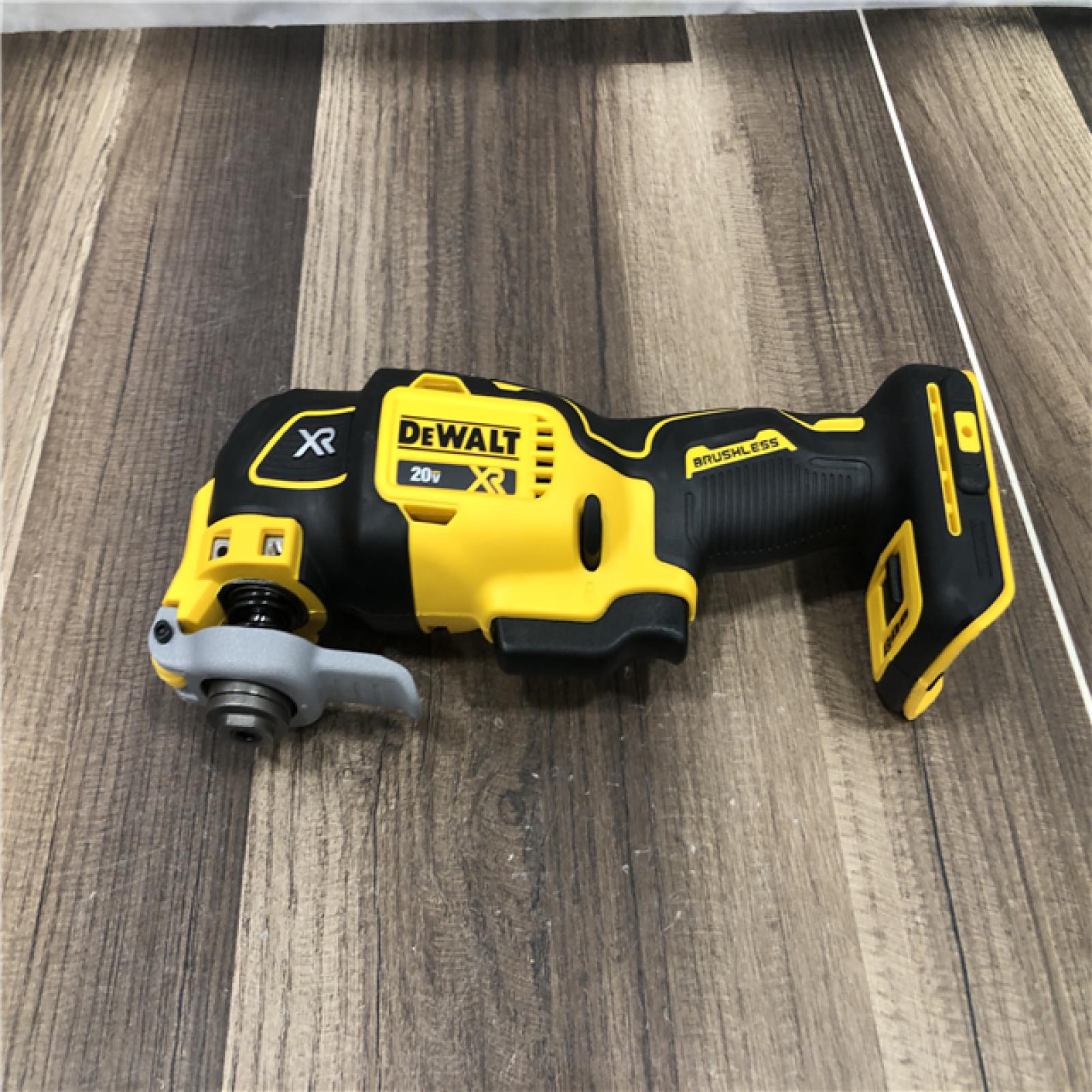 AS-IS DEWALT 20V MAX XR Cordless Brushless 3-Speed Oscillating Multi Tool (Tool Only)