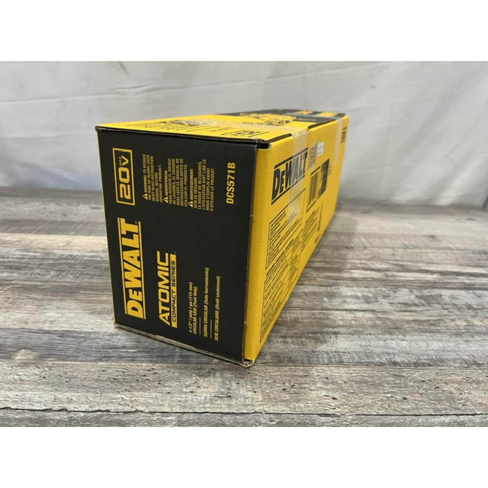 NEW - DEWALT ATOMIC 20V MAX Cordless Brushless 4-1/2 in. Circular Saw (Tool Only)