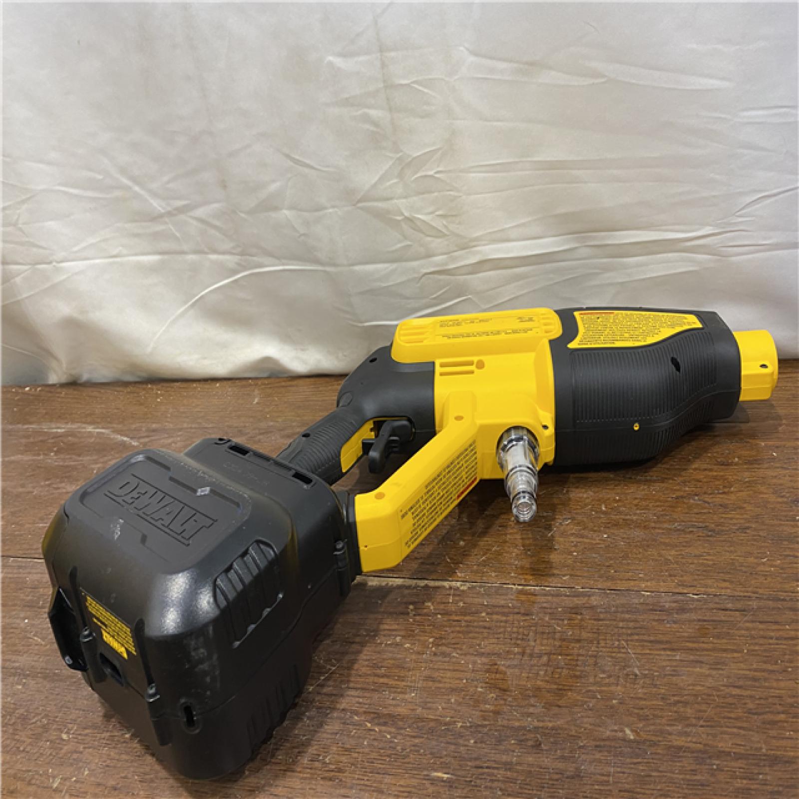 AS-IS Dewalt 20V 550 PSI  1 GPM Cordless Power Cleaner W/ 4 Nozzles Tool-Only DCPW550B