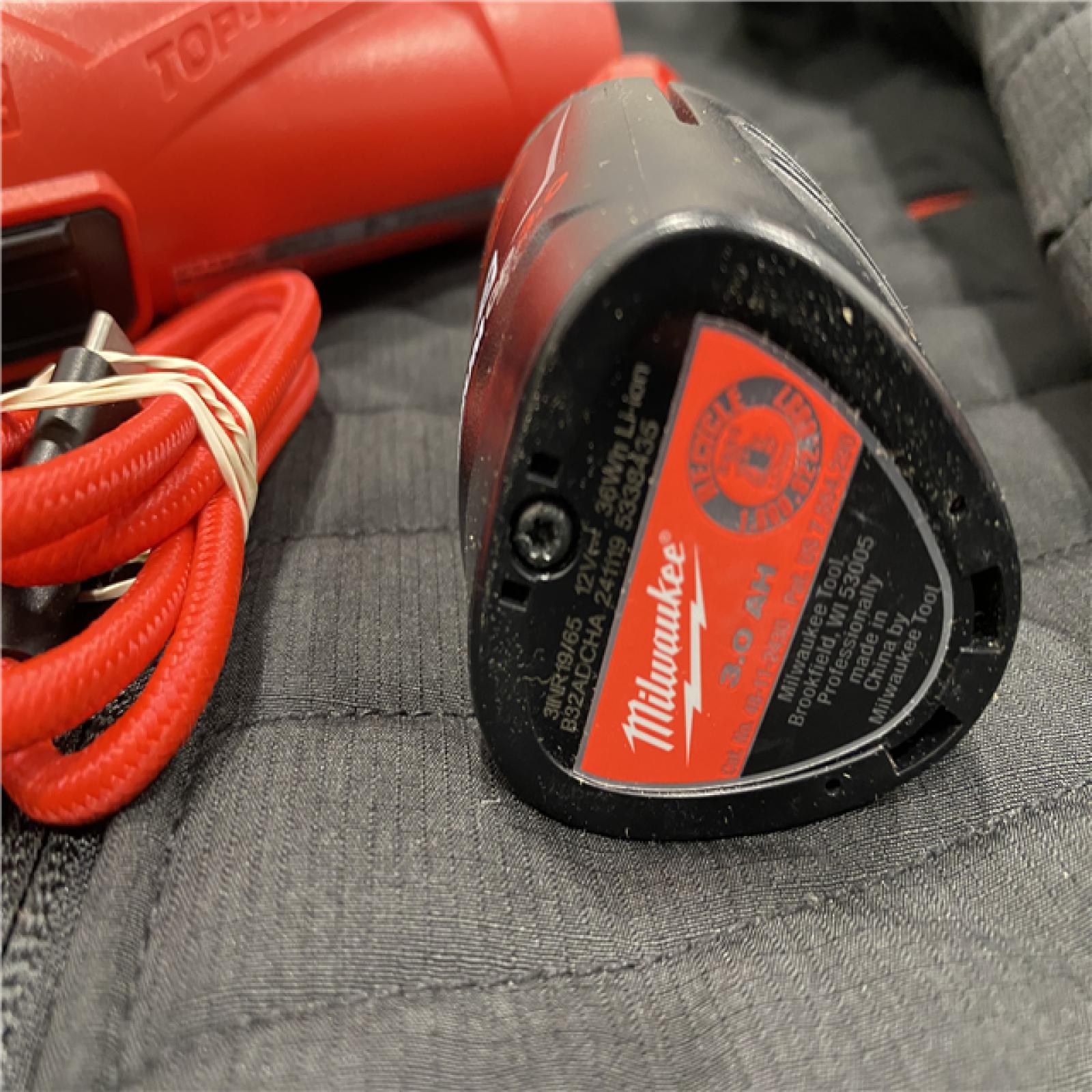 AS-IS Milwaukee Women's Medium 12-Volt Lithium-Ion Cordless AXIS Black Heated Quilted Jacket Kit