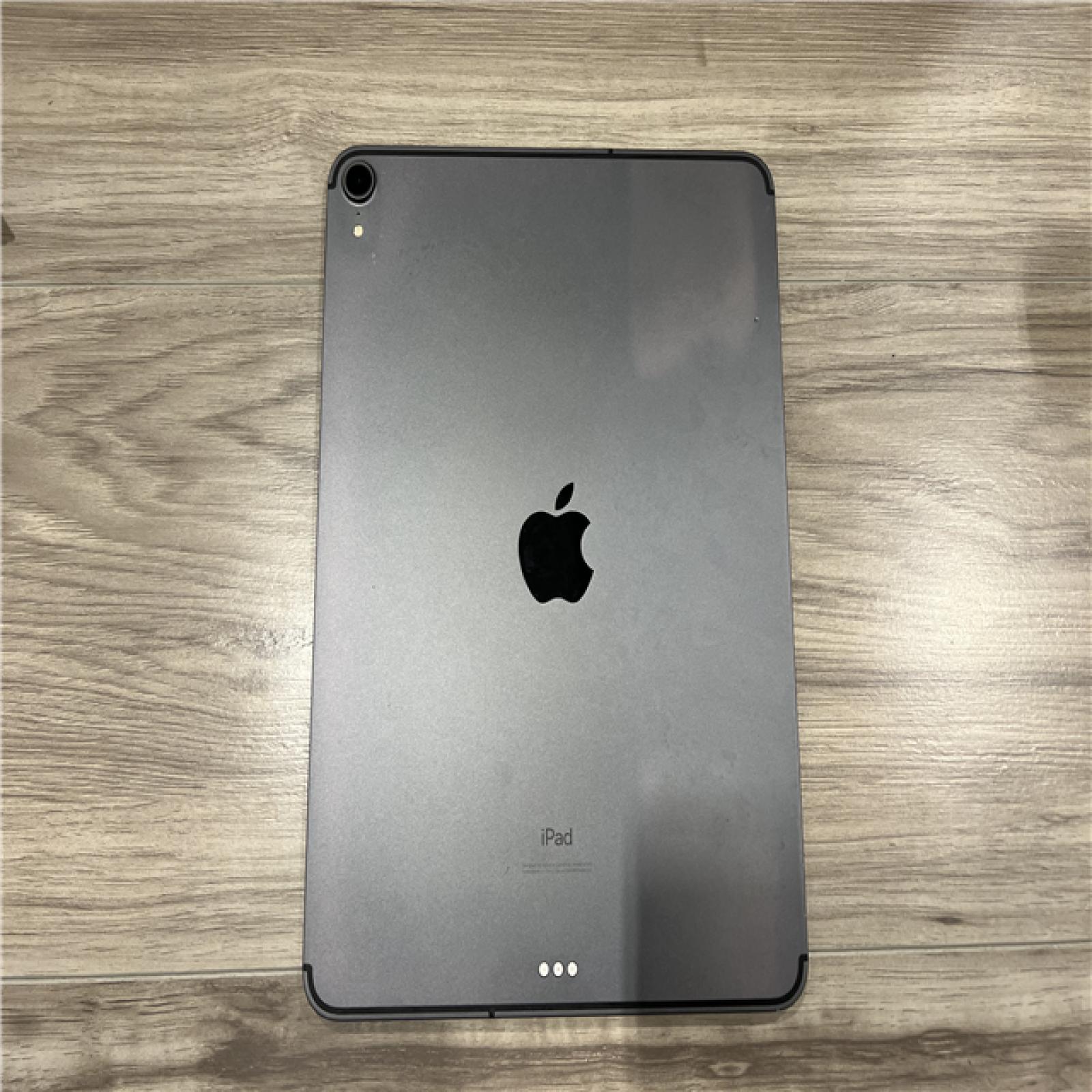 AS-IS Apple iPad Pro (11 ) 1TB Space Gray Cellular MU202LL/a