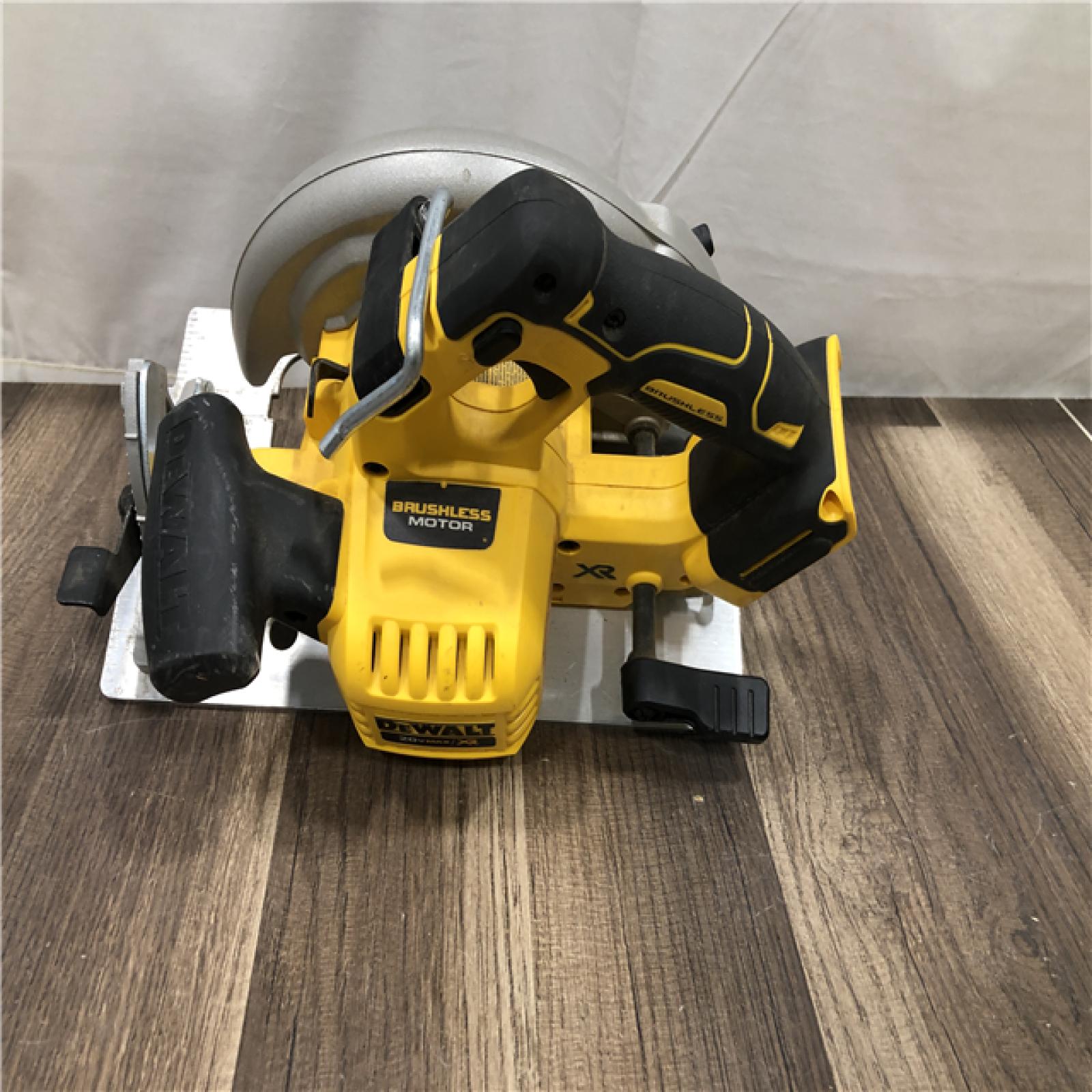 AS-IS DEWALT  20V MAX XR Cordless Brushless Circular Saw (Tool Only)