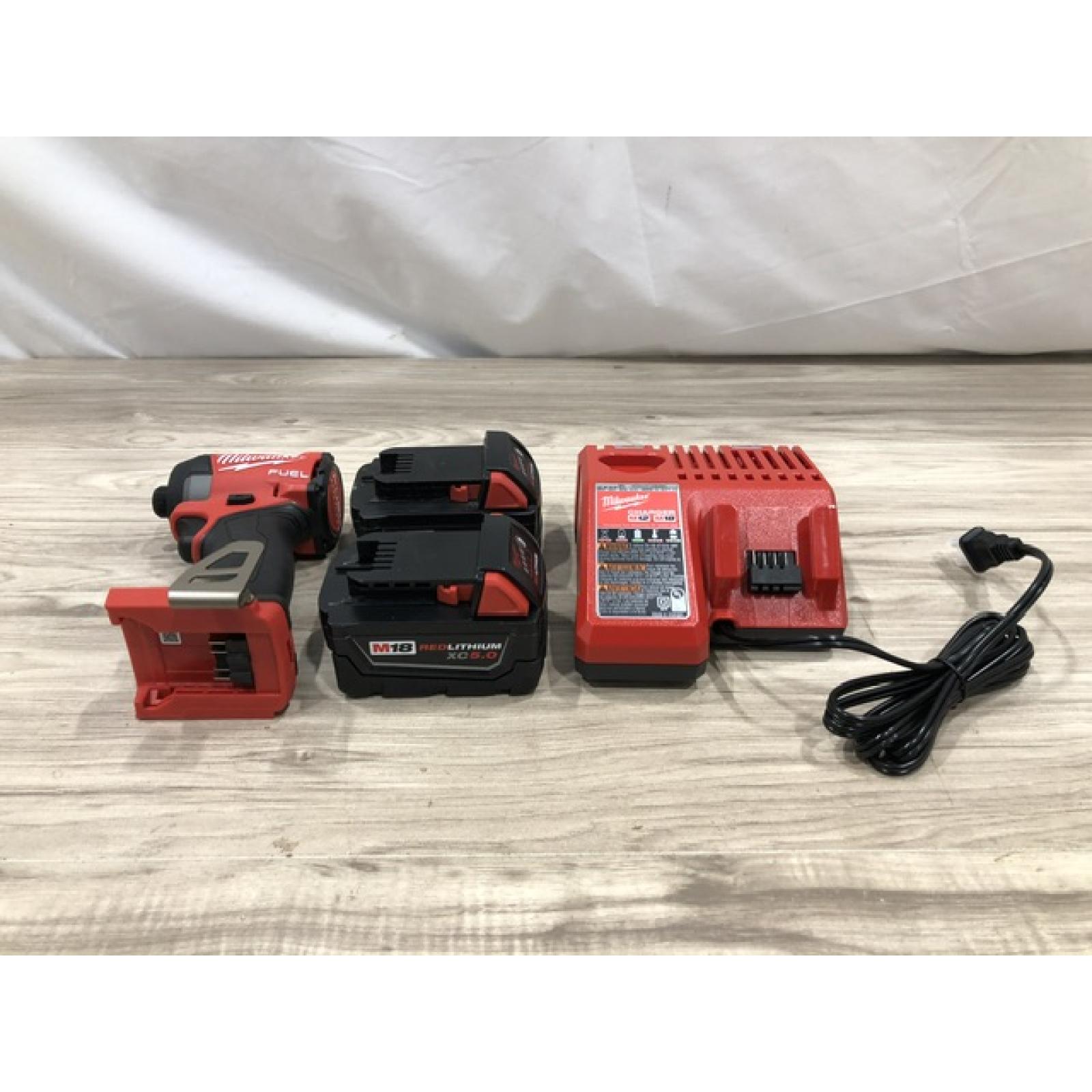 AS-IS Milwaukee 2953-22 M18 FUEL 1/4 Hex Impact Driver Kit
