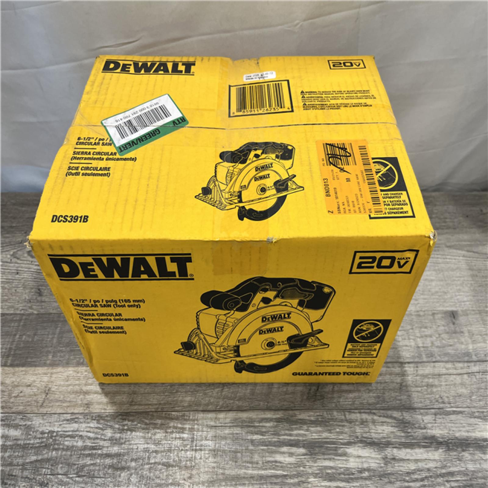 NEW - DEWALT 20-Volt MAX Lithium-Ion Cordless 6-1/2 in. Circular Saw (Tool-Only)