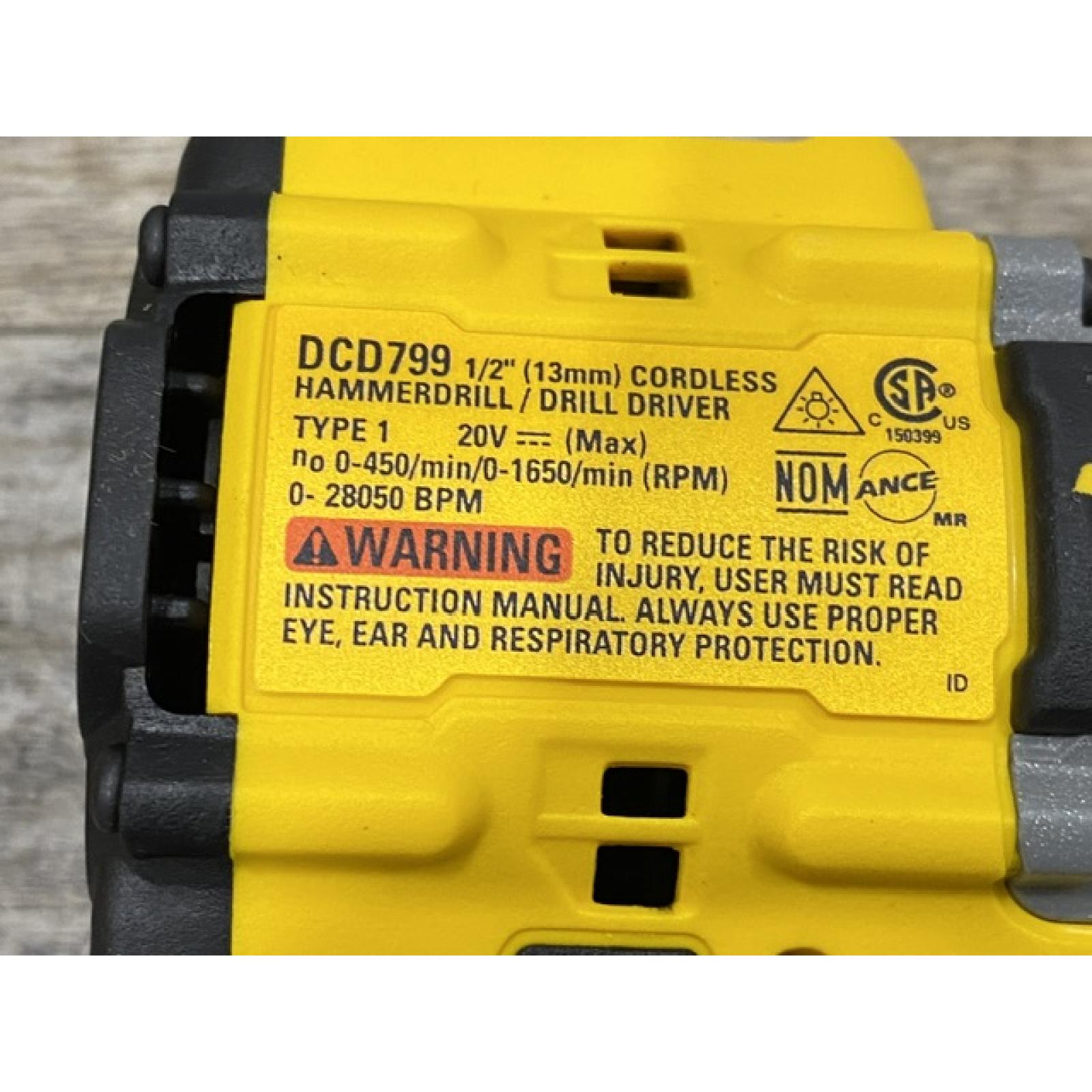 AS-IS DEWALT ATOMIC 20V Cordless 1/2 in. Compact Hammer Drill Kit