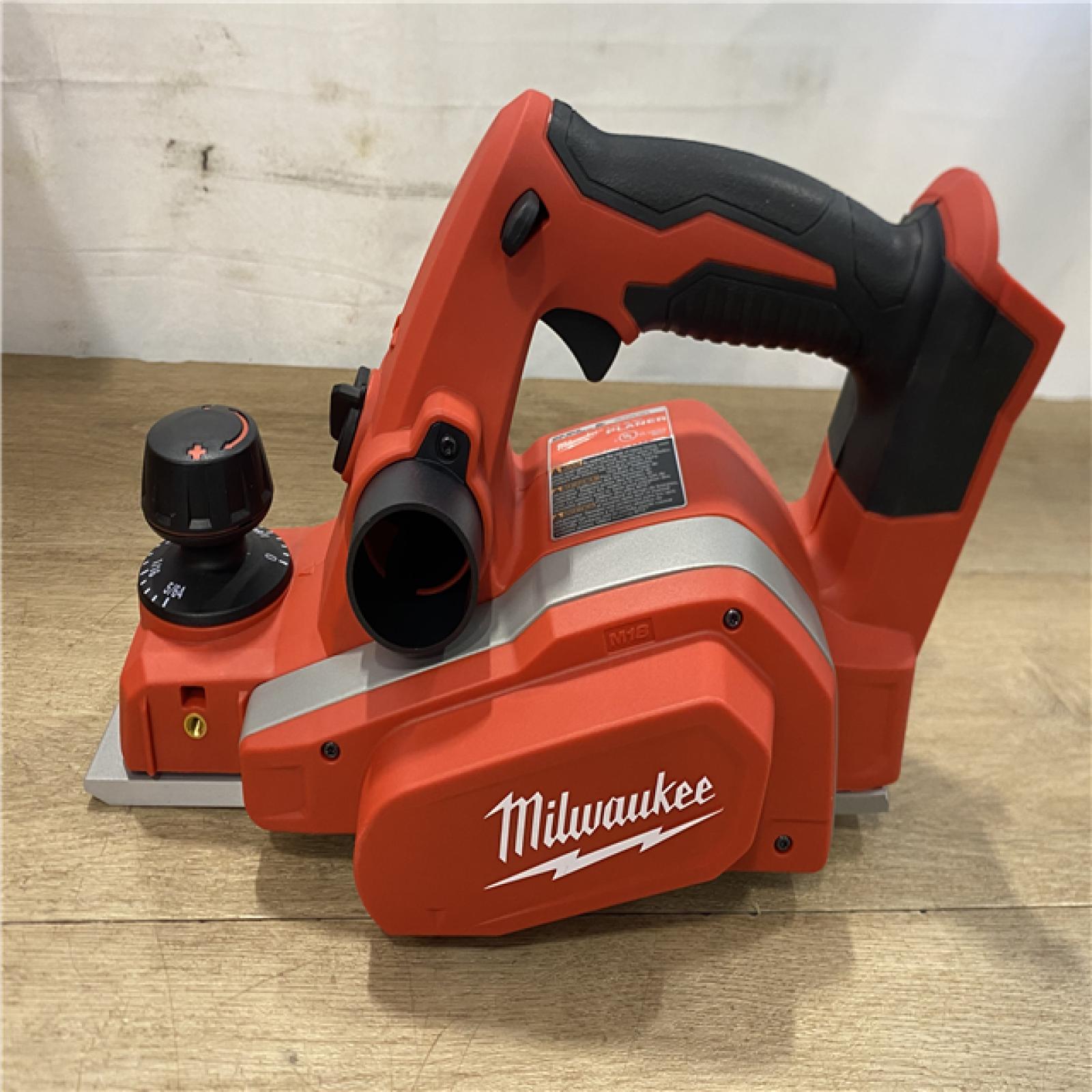 AS-IS Milwaukee 18V Lithium-Ion Cordless 3-1/4 in. Planer (Tool-Only)