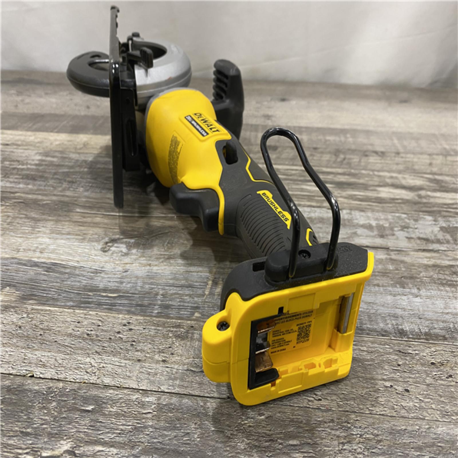 AS-IS DEWALT ATOMIC 20V MAX Cordless Brushless 4-1/2 in. Circular Saw (Tool Only)