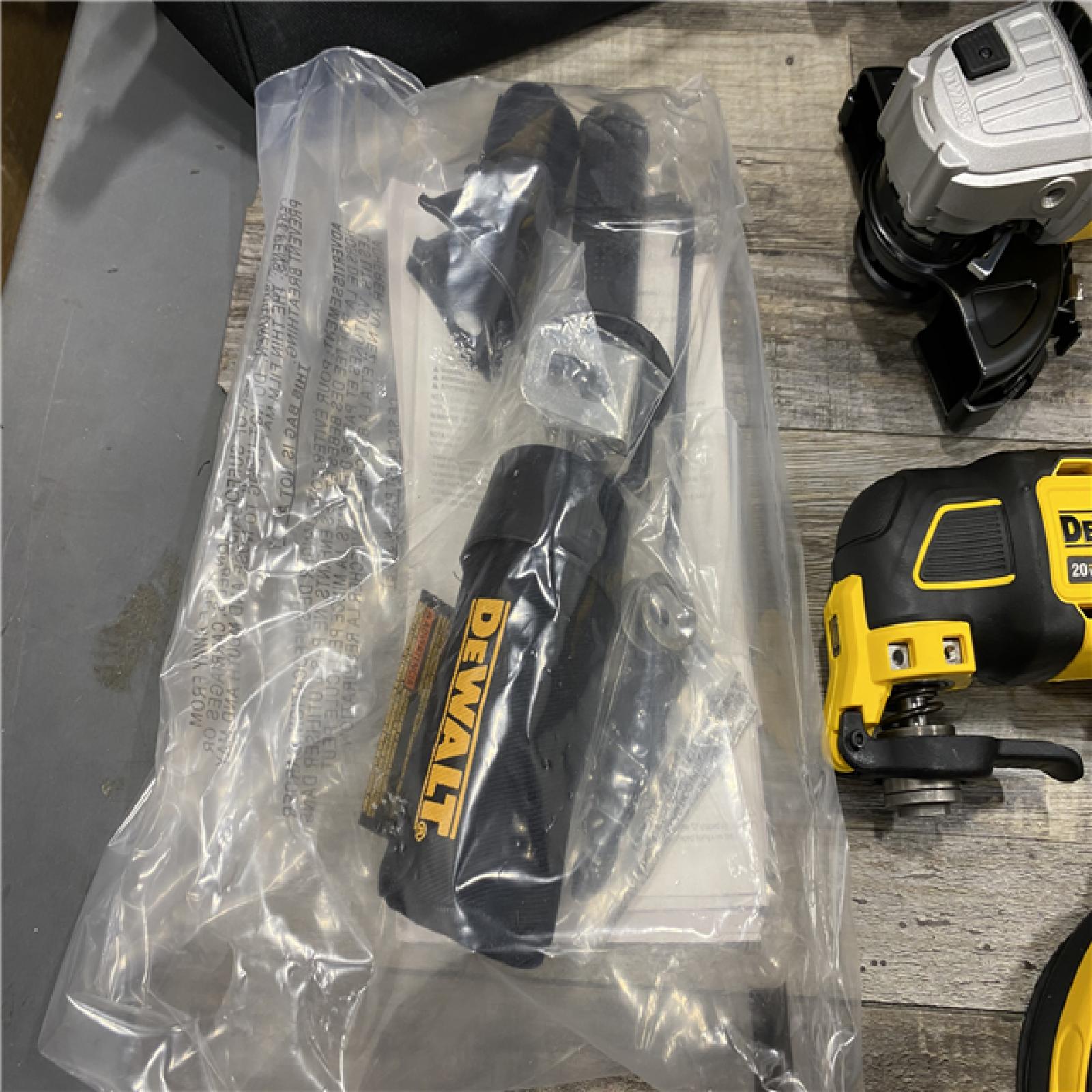 LIKE NEW - DEWALT 20V Lithium-Ion Cordless 8-Tool Combo Kit