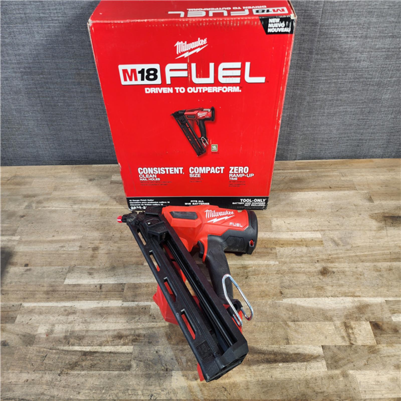 HOUSTON LOCATION - AS-IS Milwaukee 2839-20 M18 FUEL 15 Ga. 18 Volt Brushless Angled Finish Nailer (TOOL ONLY)