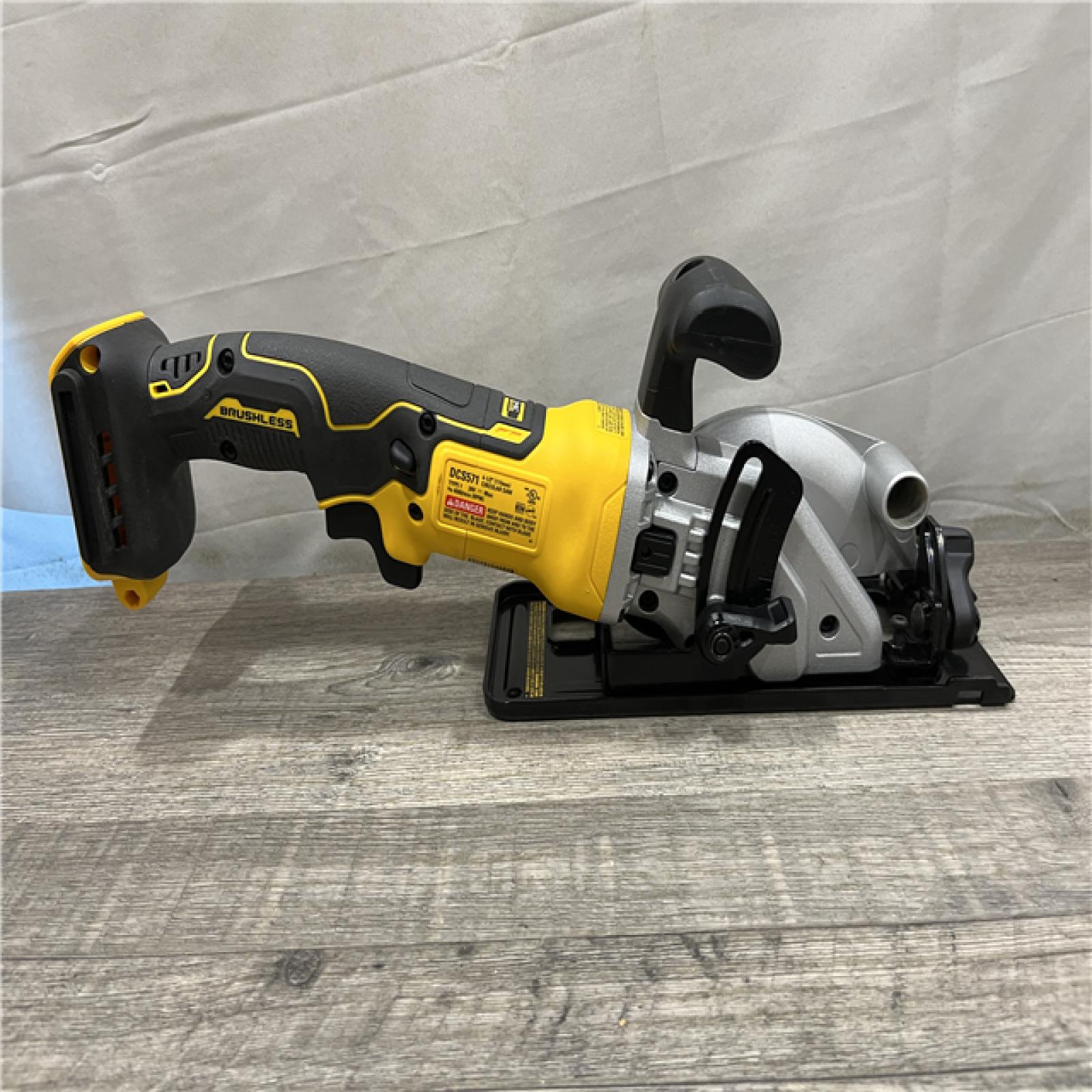 AS-IS DEWALT ATOMIC 20V MAX Cordless Brushless 4-1/2 in. Circular Saw (Tool Only)