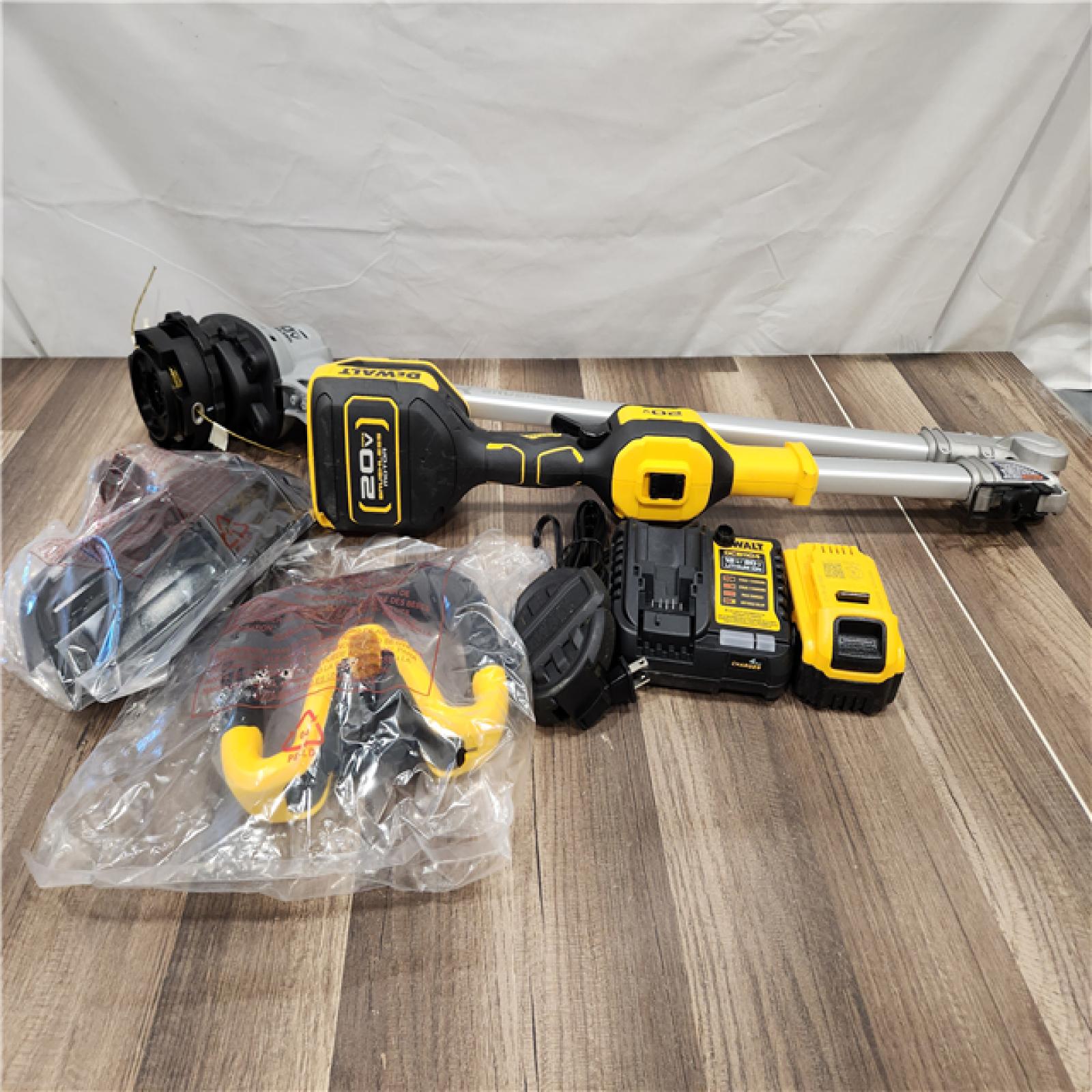 AS-IS - DeWalt 20V MAX 14 in. Brushless Cordless Battery Powered Foldable String Trimmer Kit with (1) 5 Ah Battery & Charger