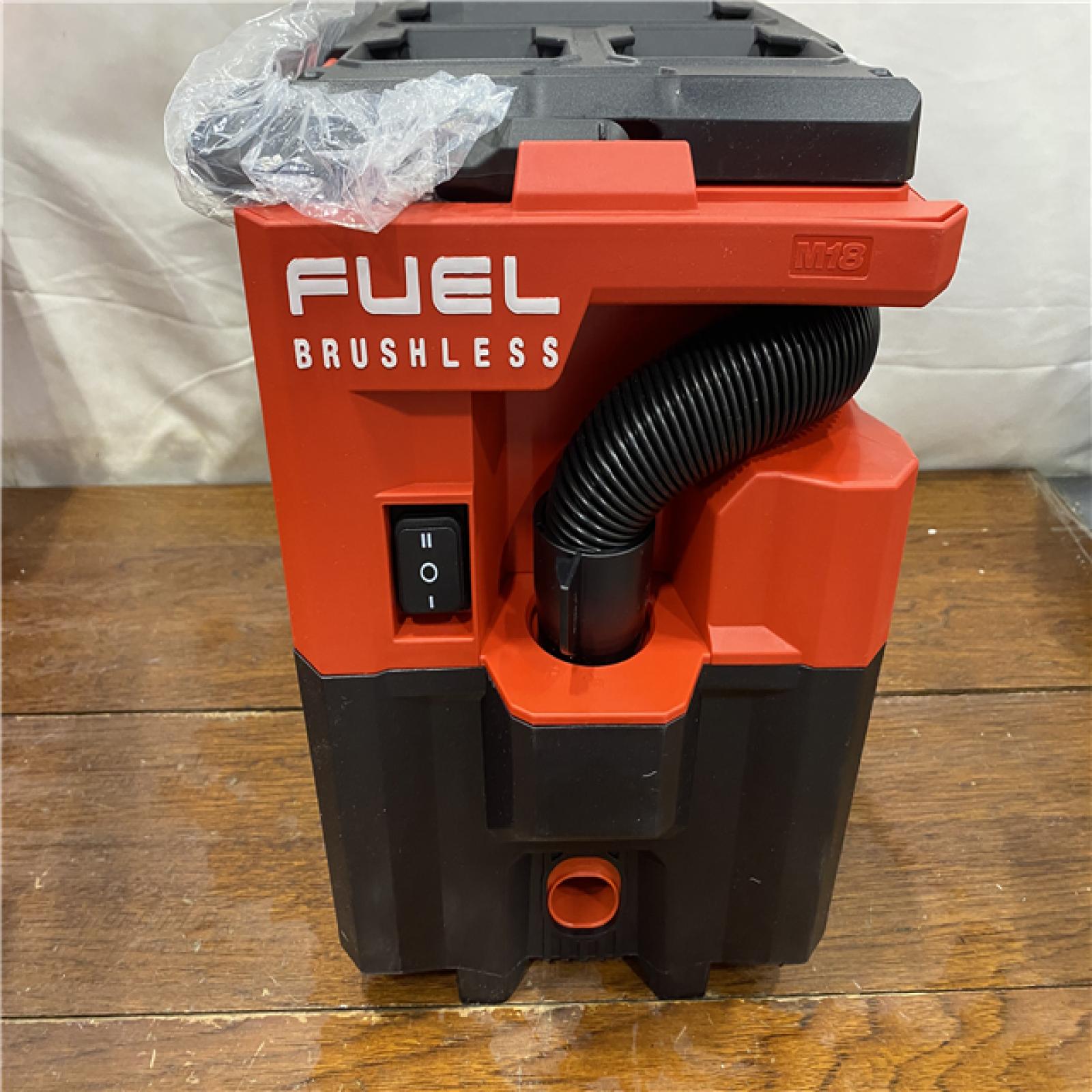 AS-IS MILWAUKEE M18 FUEL PACKOUT 18-Volt Lithium-Ion Cordless 2.5 Gal. Wet/Dry Vacuum (Vacuum-Only)