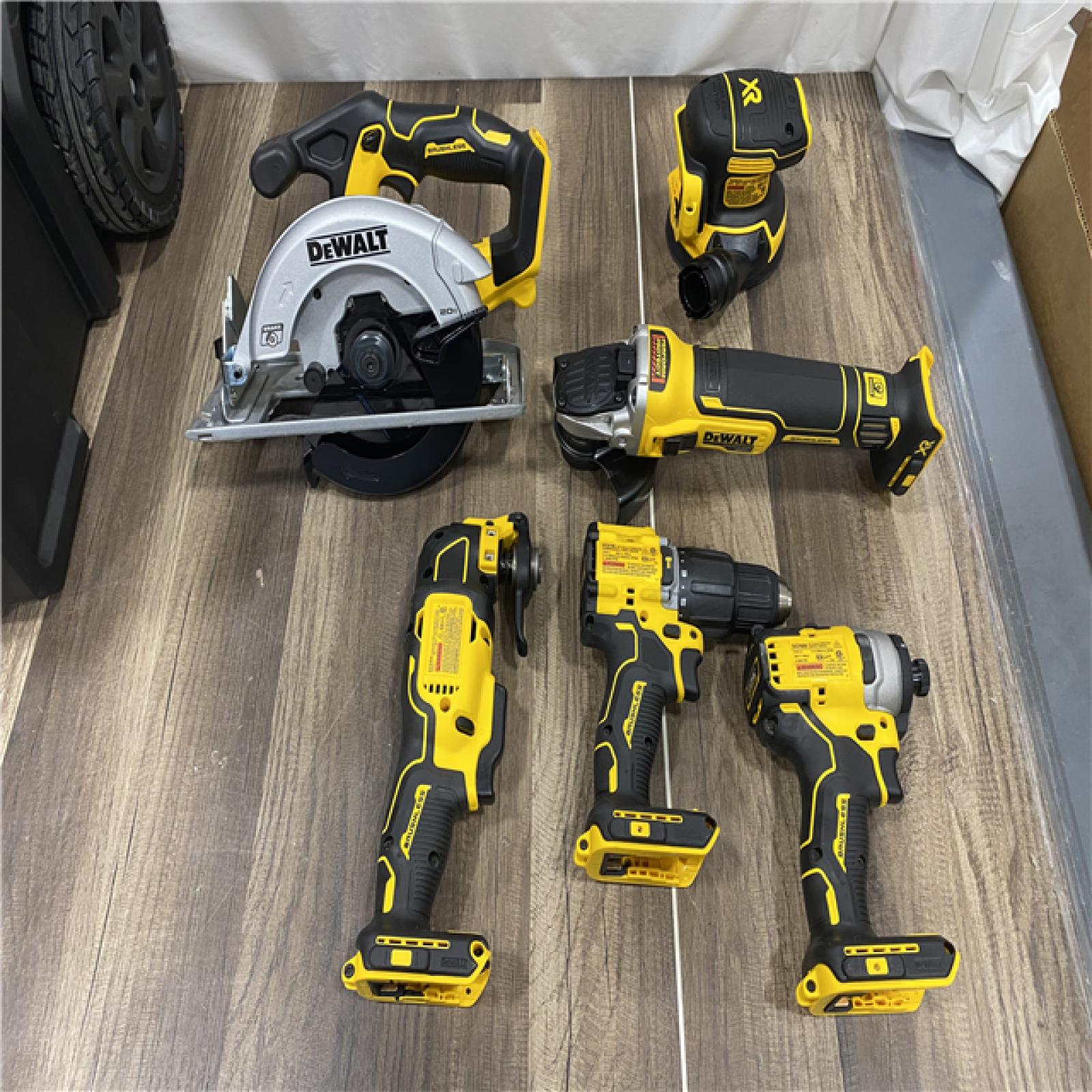 AS-IS Dewalt 20-Volt MAX ToughSystem Lithium-Ion 6-Tool Cordless Combo Kit