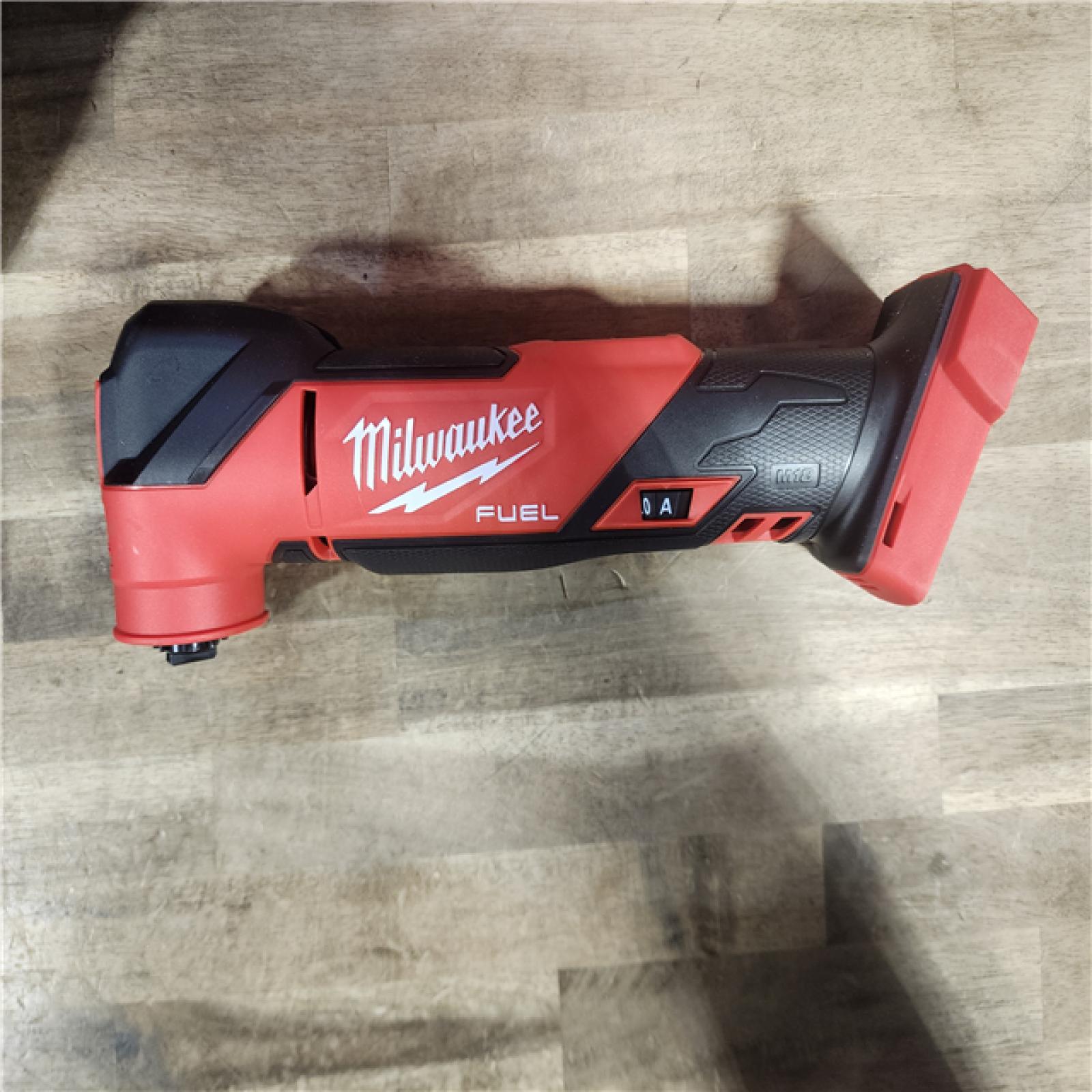 HOUSTON LOCATION - AS-IS (APPEARS LIKE NEW) Milwaukee 18V M18 FUEL Lithium Ion-Cordless Oscillating Multi-Tool Kit