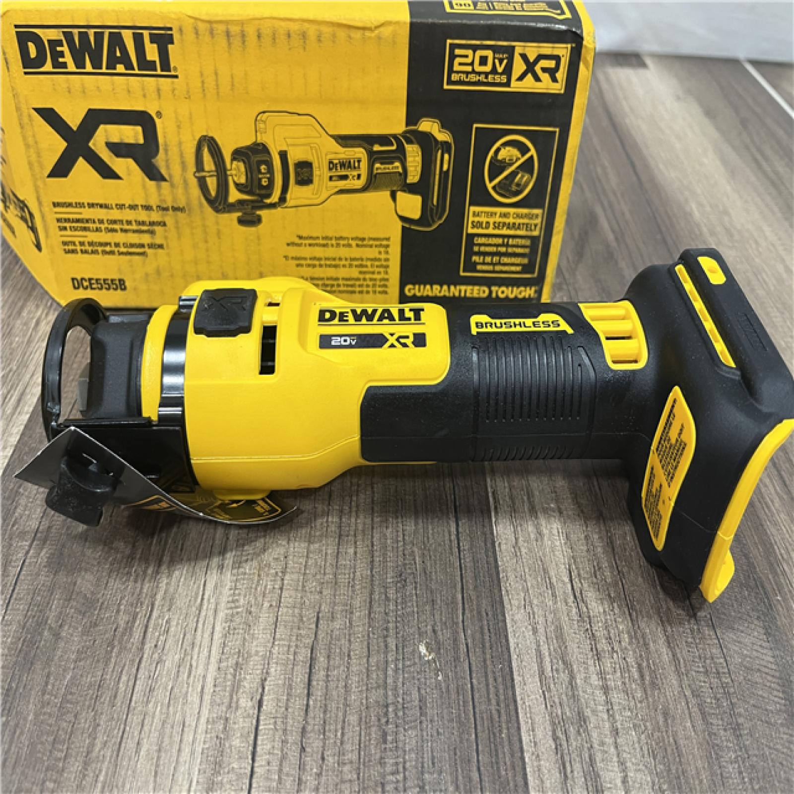 GOOD DEWALT 20V MAX Cordless Cut Out Tool