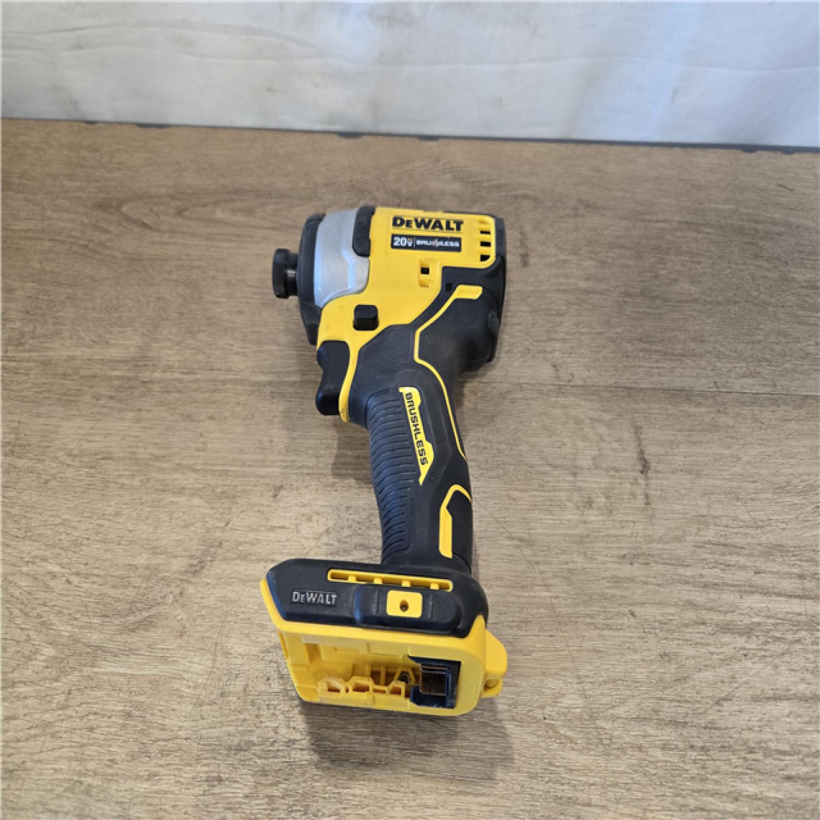 AS-IS DEWALT Atomic 20V Max Cordless Compact 1/4 in. Impact Driver Kit