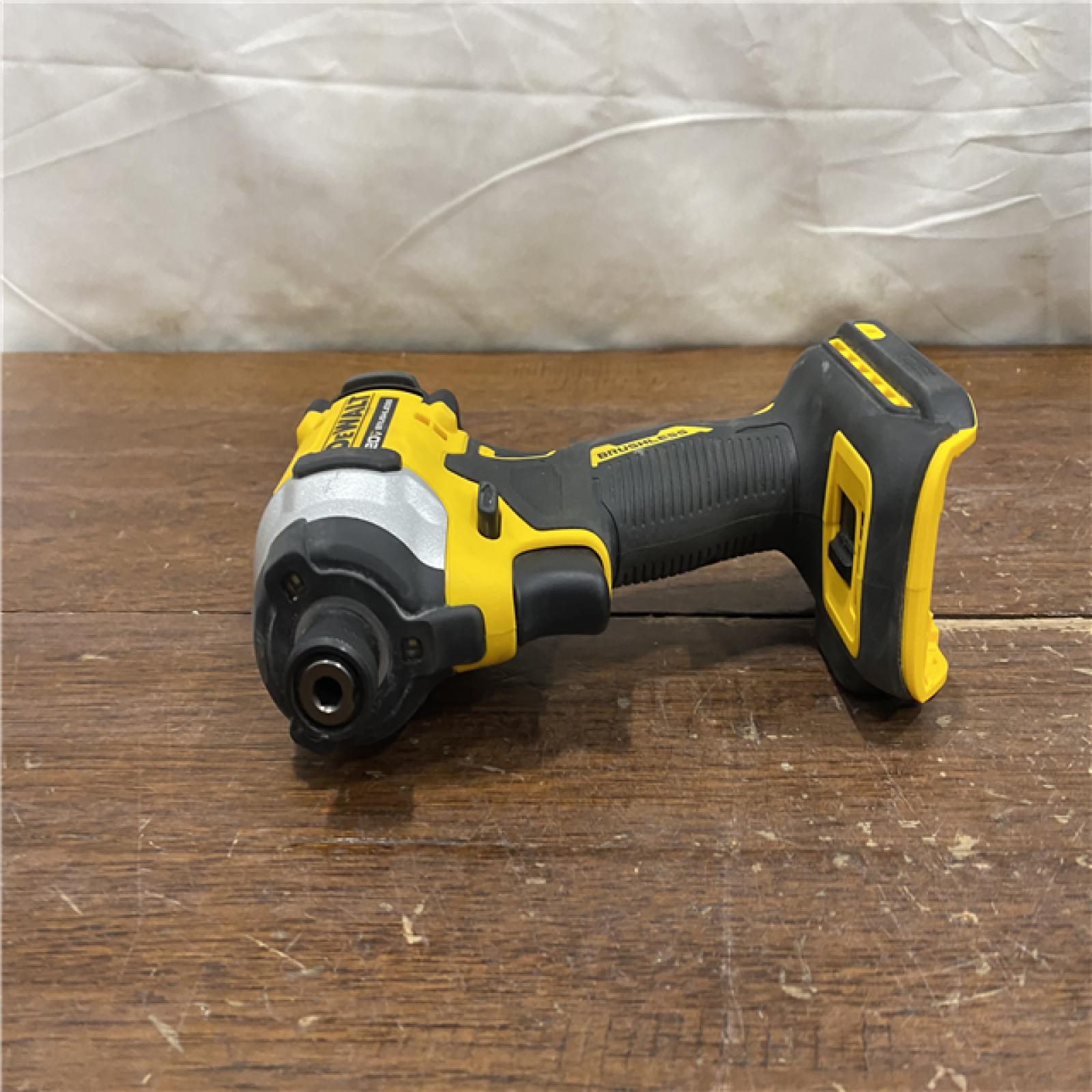AS-IS DEWALT ATOMIC 20V MAX Lithium-Ion Cordless 1/4 in. Brushless Impact Driver Kit, 5 Ah Battery, Charger, and Bag