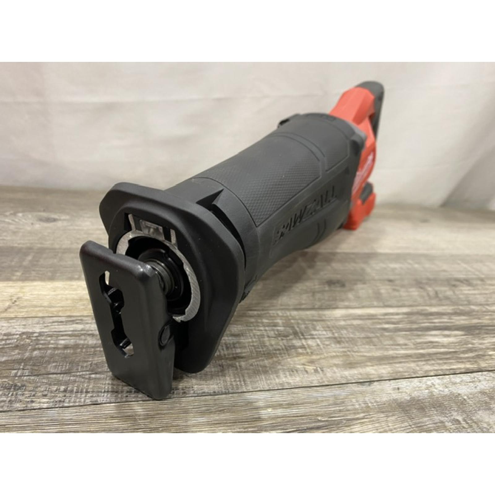 LIKE NEW - Milwaukee FUEL 18V Lithium-Ion Brushless Cordless SAWZALL Reciprocating Saw Kit