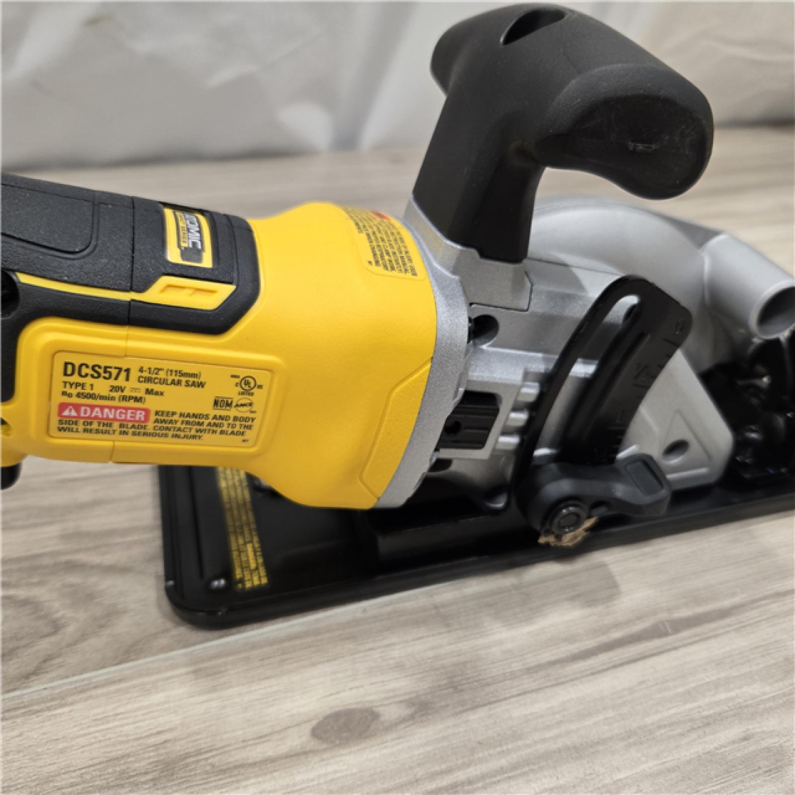 LIKE NEW! - DEWALT ATOMIC 20V MAX Cordless Circular Saw (Tool Only)