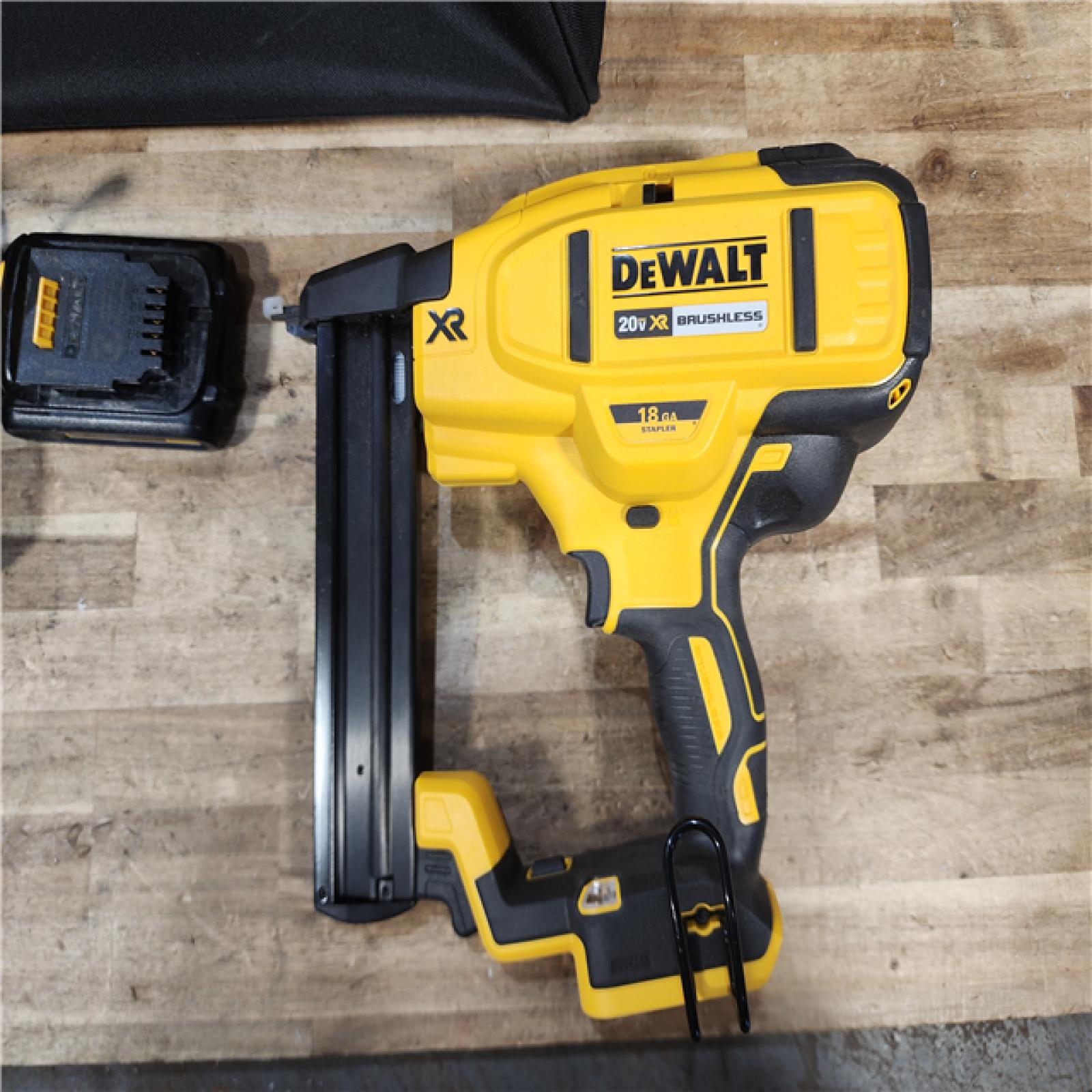HOUSTON LOCATION - AS - IS DEWALT 20V MAX XR Lithium-Ion Cordless 18-Gauge Narrow Crown Stapler Kit