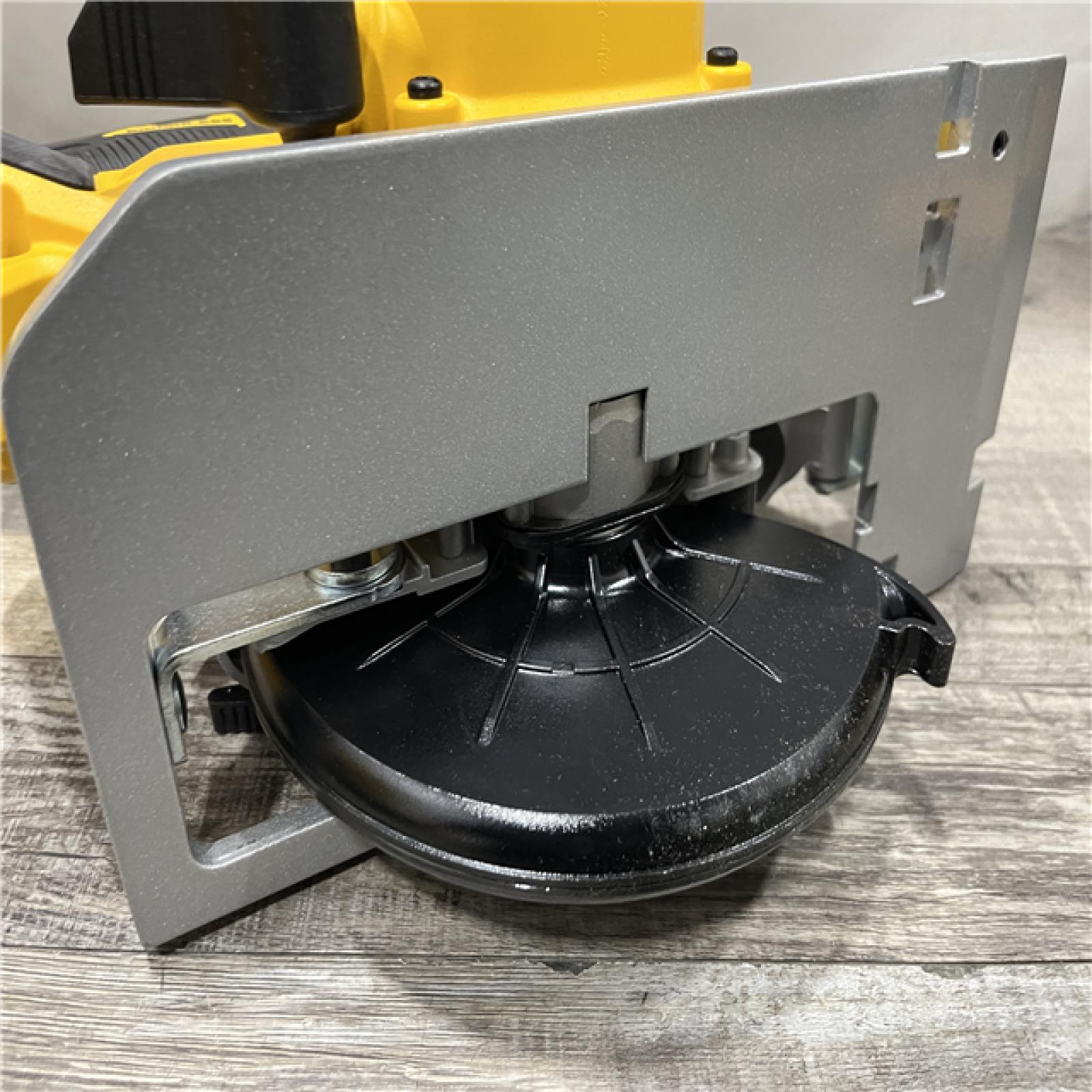 AS-IS DEWALT 20V MAX Cordless Brushless 6-1/2 in. Sidewinder Style Circular Saw (Tool Only)