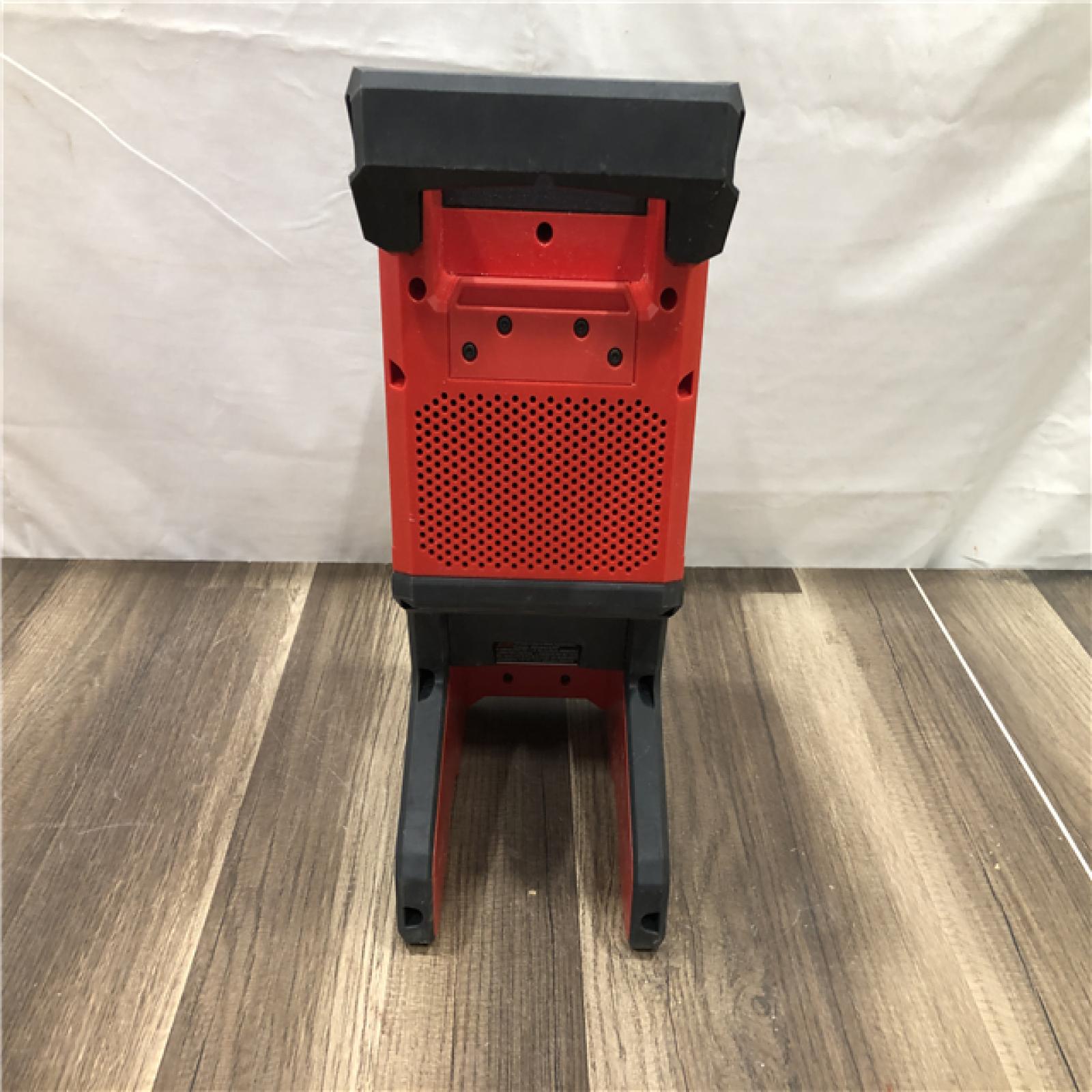 AS-IS Milwaukee 18V Lithium-Ion Cordless Wireless Bluetooth Jobsite Speaker Kit