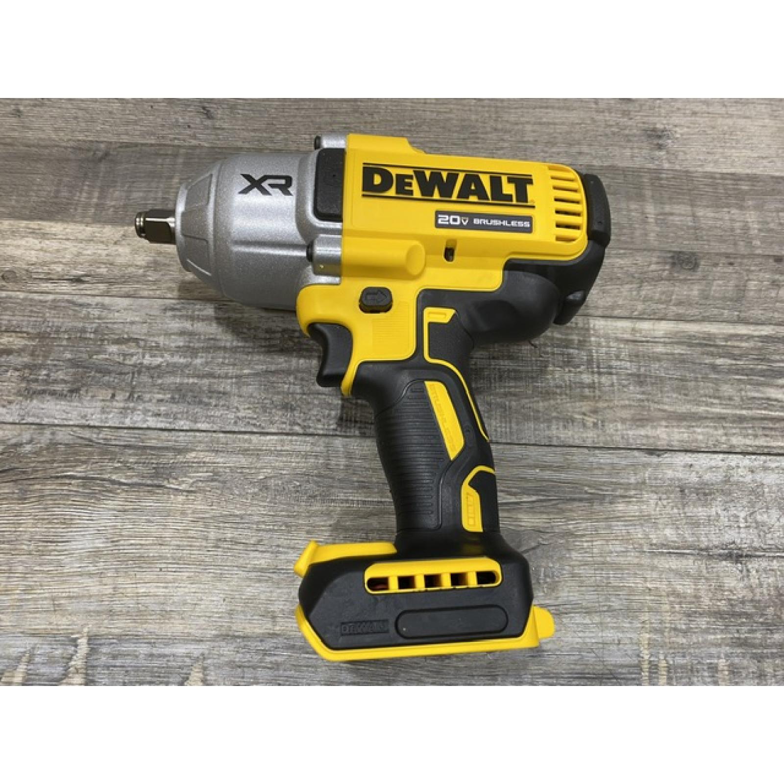 AS-IS DEWALT 20V MAX Lithium-Ion Cordless 1/2 in. Impact Wrench Kit