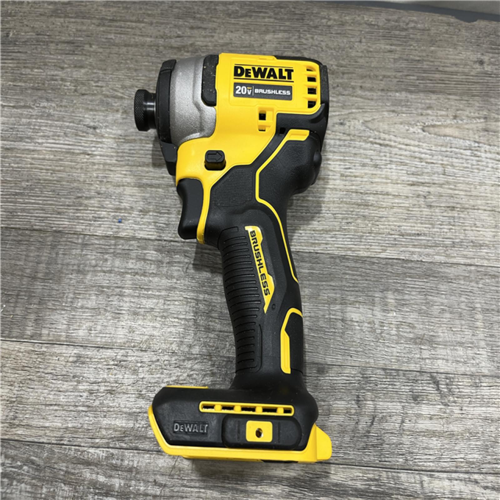 AS-IS DEWALT Atomic 20V Max Lithium-Ion Brushless Cordless Compact 1/4 in. Impact Driver Kit