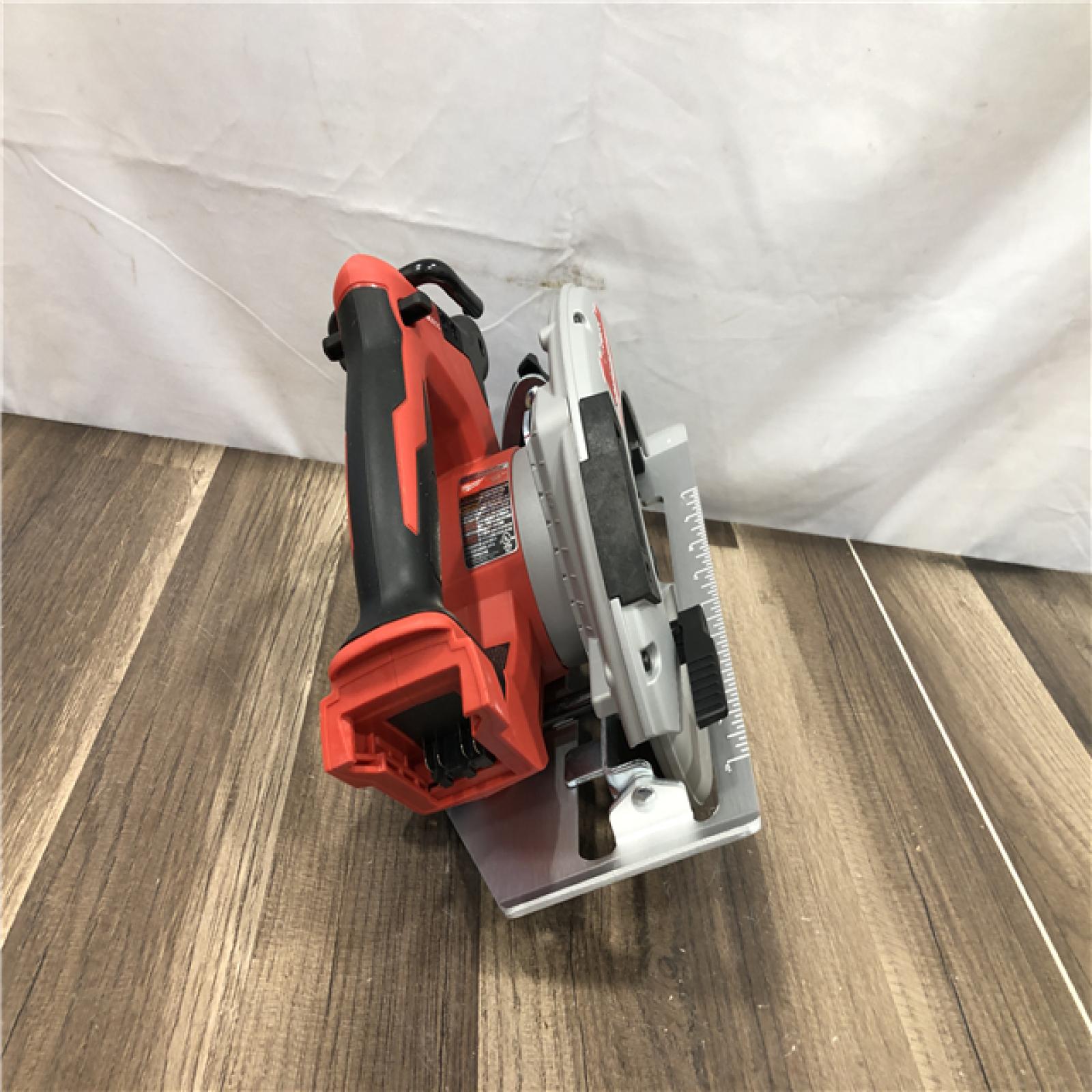 AS-IS Milwaukee 18V Lithium-Ion Brushless Cordless 7-1/4 in. Circular Saw (Tool-Only)