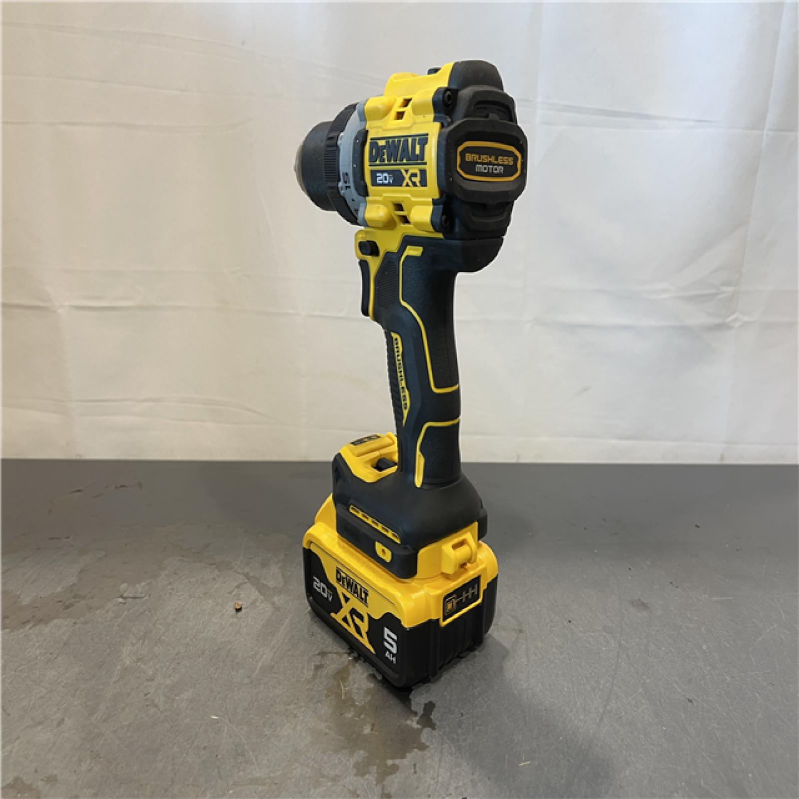 AS-IS - DEWALT 20V MAX XR Brushless Cordless 1/2 Drill/Driver Kit