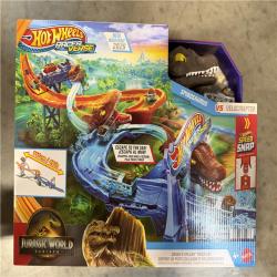 DALLAS LOCATION - NEW! BULLSEYE Jurassic World Hot Wheels Racer Verse Rebirth Crash and Splash Track Set and Die-Cast Dinosaur Toy Car PALLET-(30 UNITS)