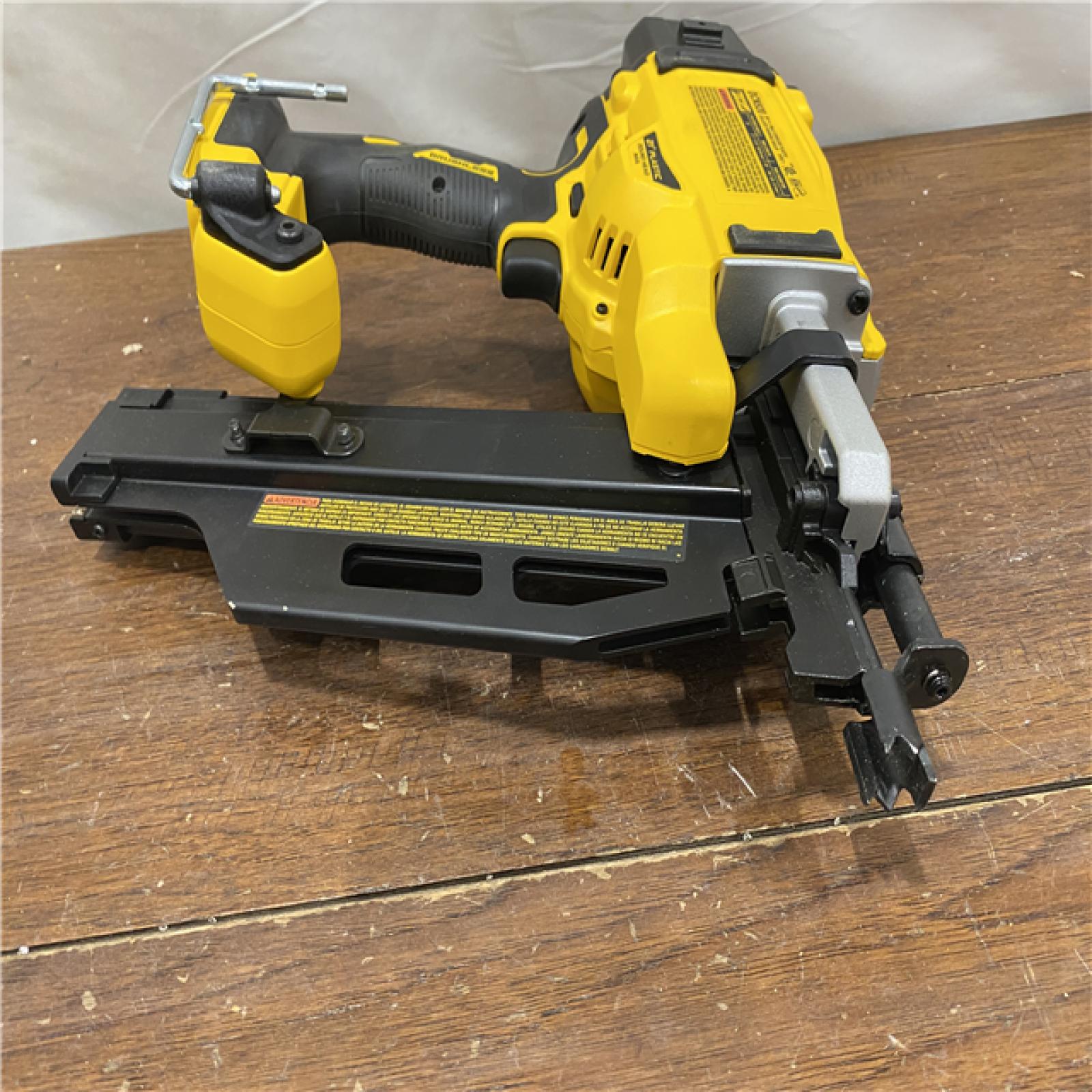 AS-IS DEWALT 20-Volt 21° Cordless Framing Nailer (Tool-Only)