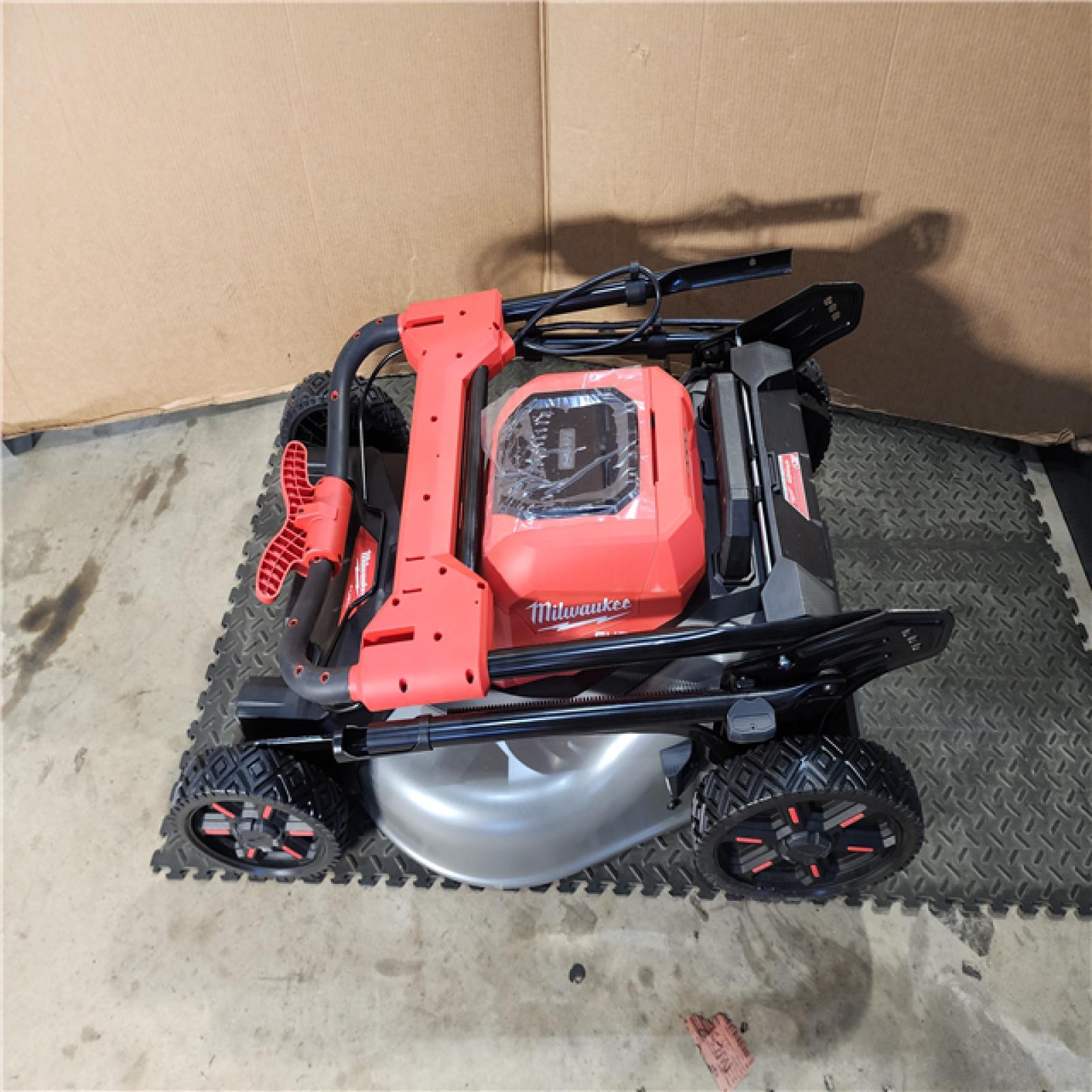 HOUSTON LOCATION - AS-IS Milwaukee M18 FUEL Brushless Cordless 21 in. Walk Behind Dual Battery Self-Propelled Mower Kit W/ CHARGER