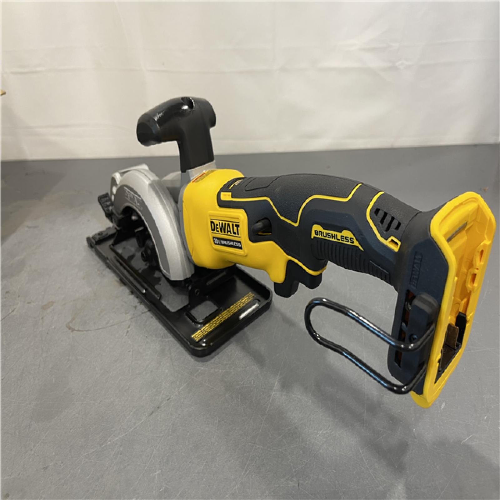 AS-IS - DEWALT ATOMIC 20V MAX Cordless Brushless 4-1/2 in. Circular Saw